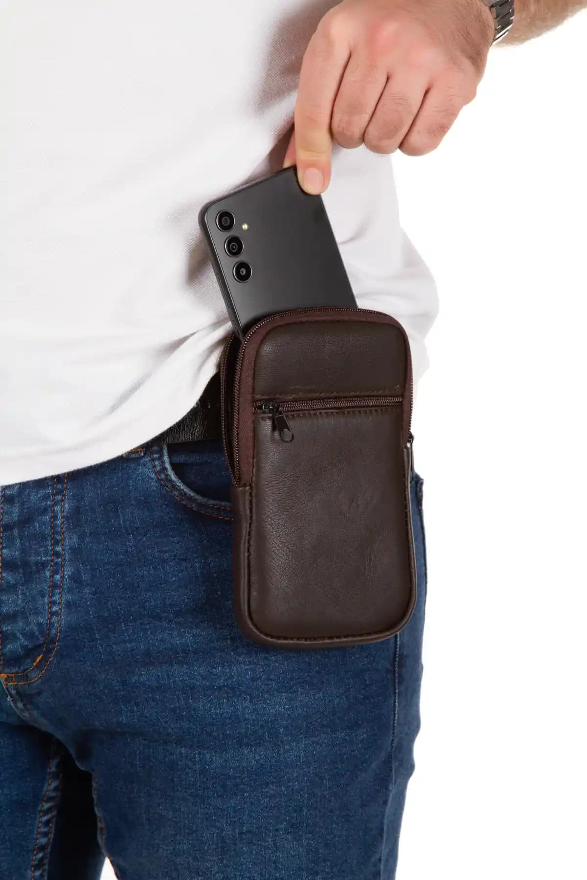 Erkekler İçin Telefon Çantası Seçerken Dikkat Edilmesi Gerekenler ve Trend Modeller