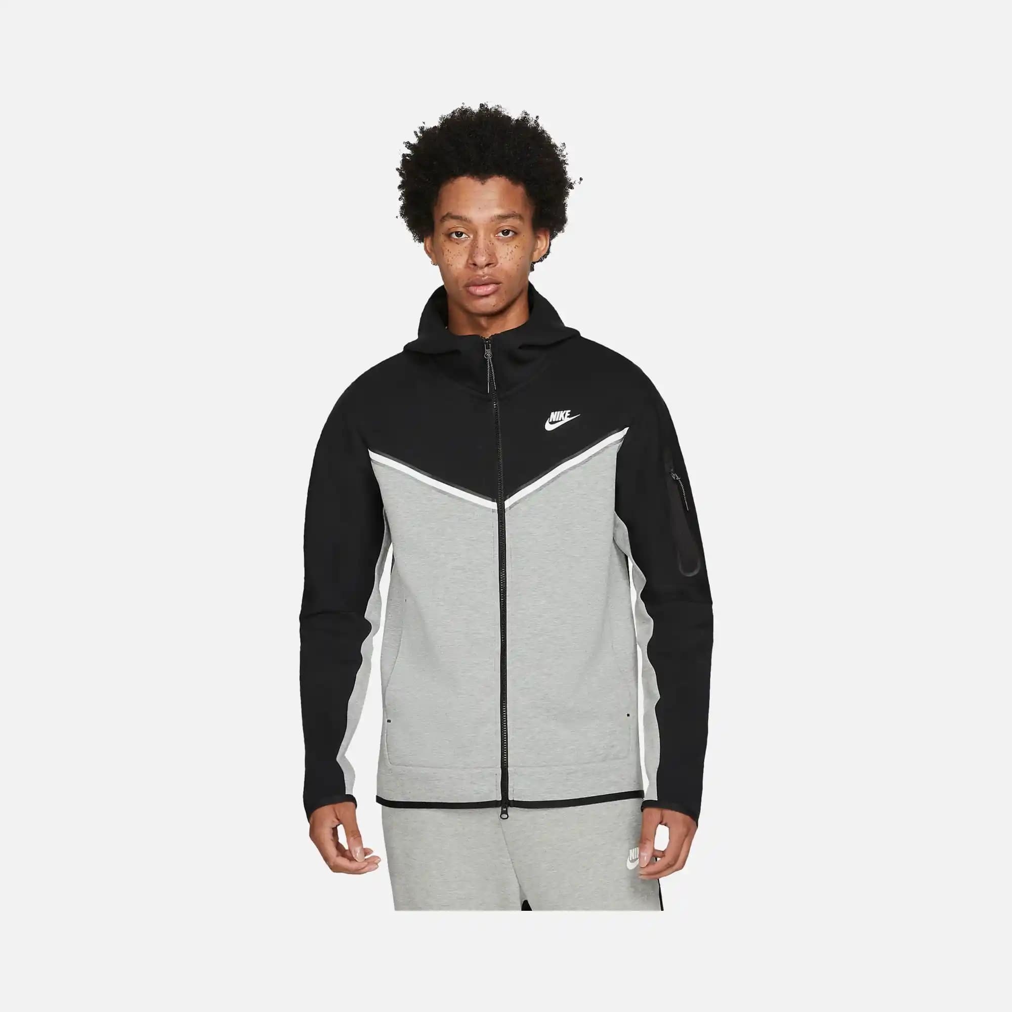 Gri Tech Fleece ile Modern Şıklık ve Konforun En Güncel Yolu