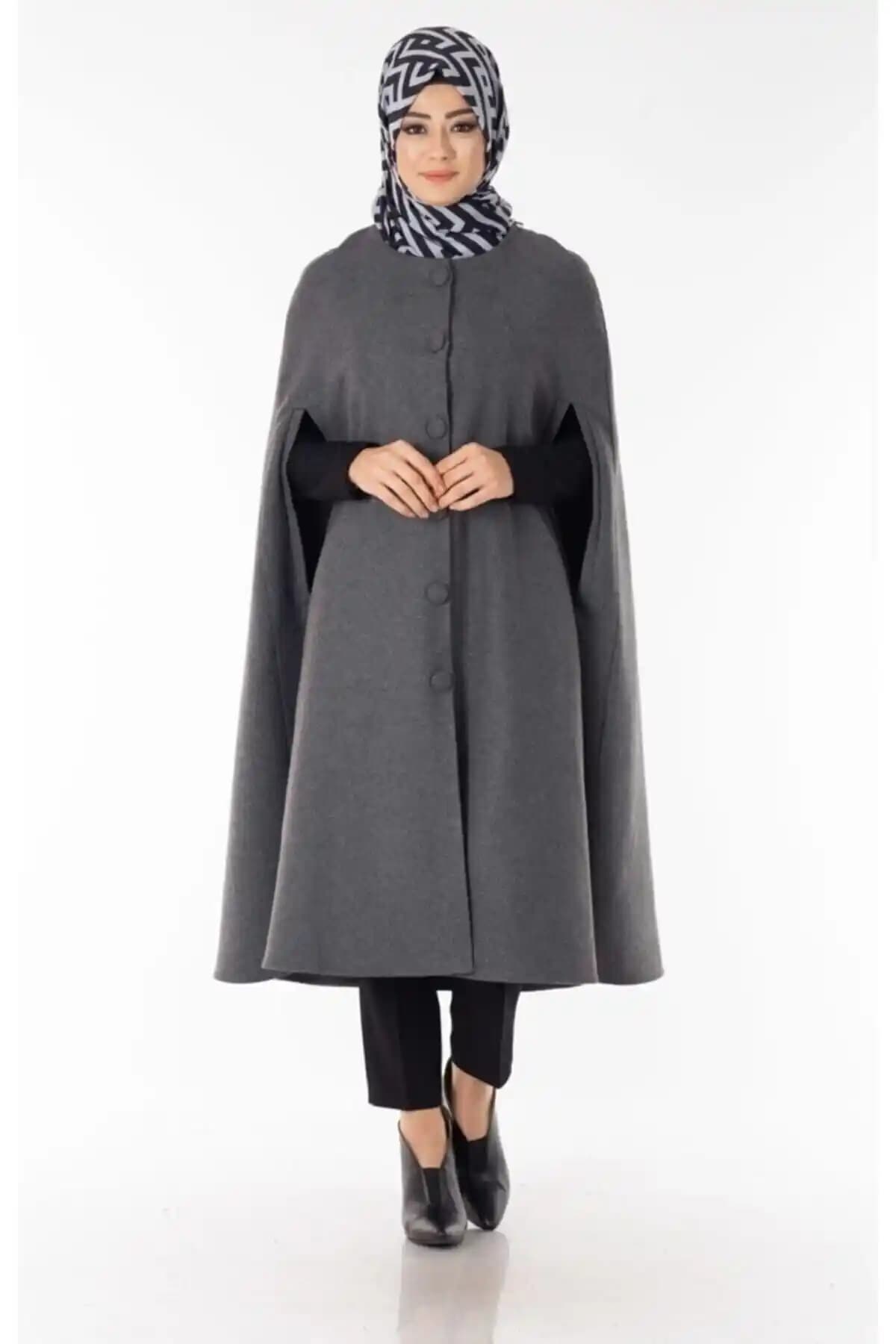 Kadınlar İçin Pelerin Modası: Şıklık ve İşlevselliğin Buluştuğu Güncel Trendler