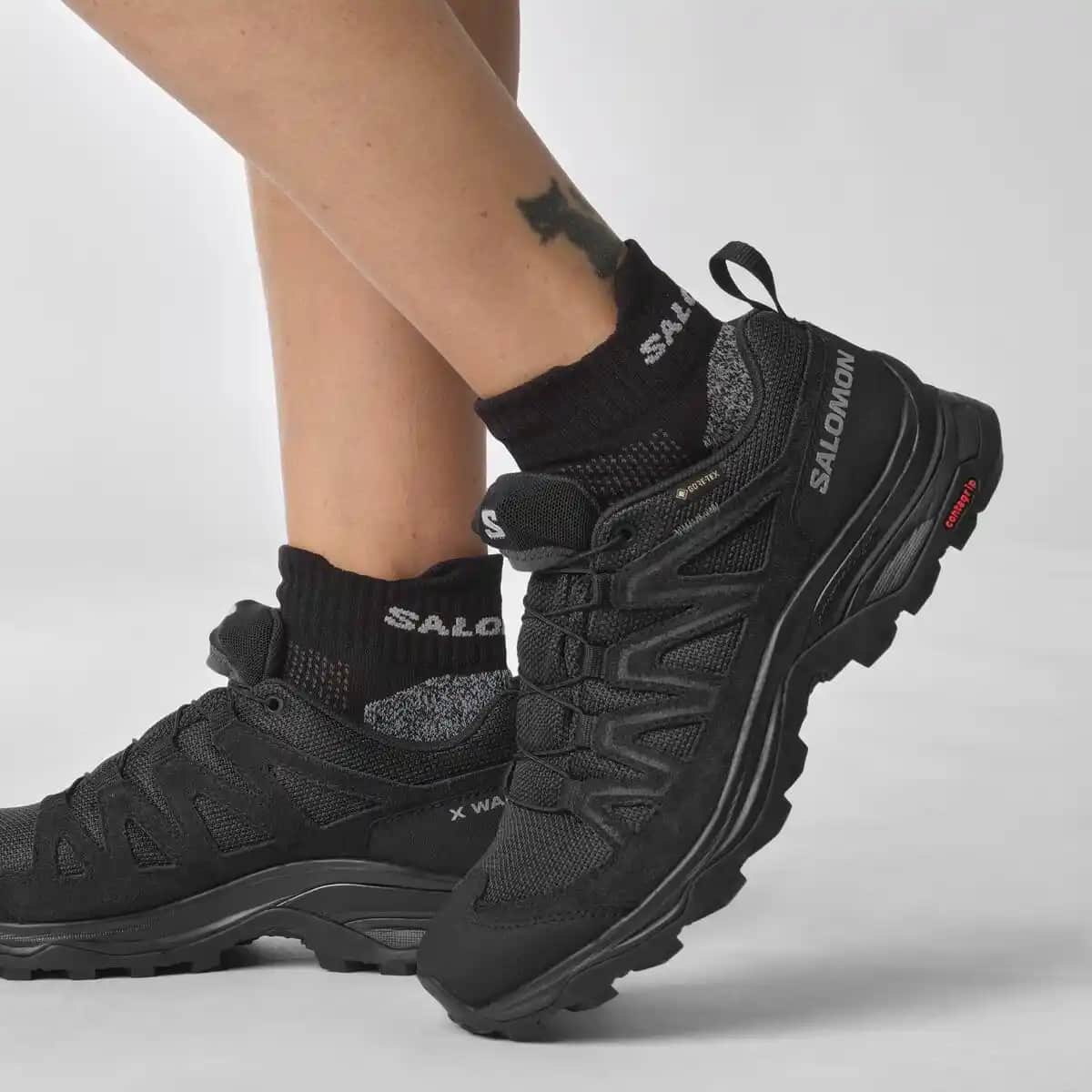 Kadınlar İçin Salomon Gore-Tex Ayakkabıları: Dayanıklı ve Şık Outdoor ve Şehir Kullanımı