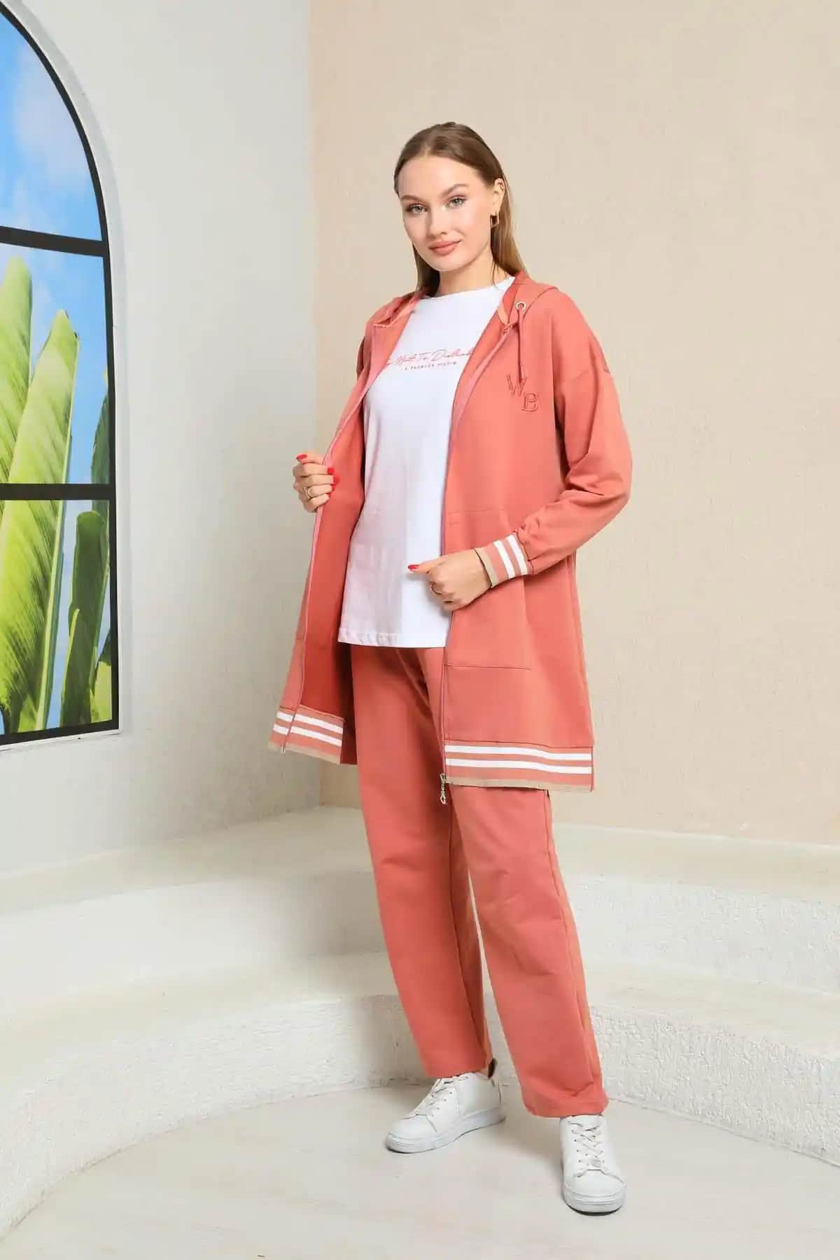 Kadınlar İçin Şık ve Uyumlu Takım Kombinleri: Günlük ve Özel Günler İçin Moda Rehberi