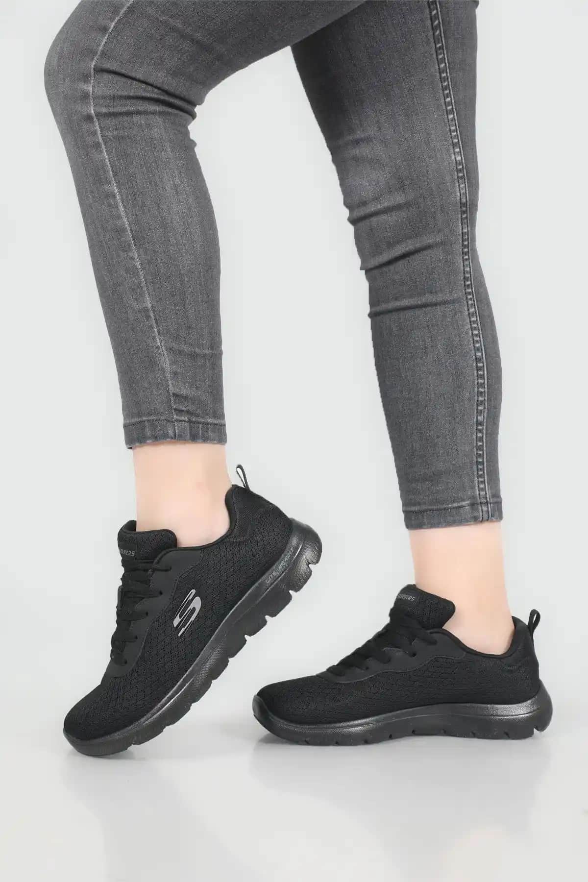 Kadınlar İçin Skechers Ortopedik Ayakkabılar: Konfor ve Şıklığın Mükemmel Buluşması