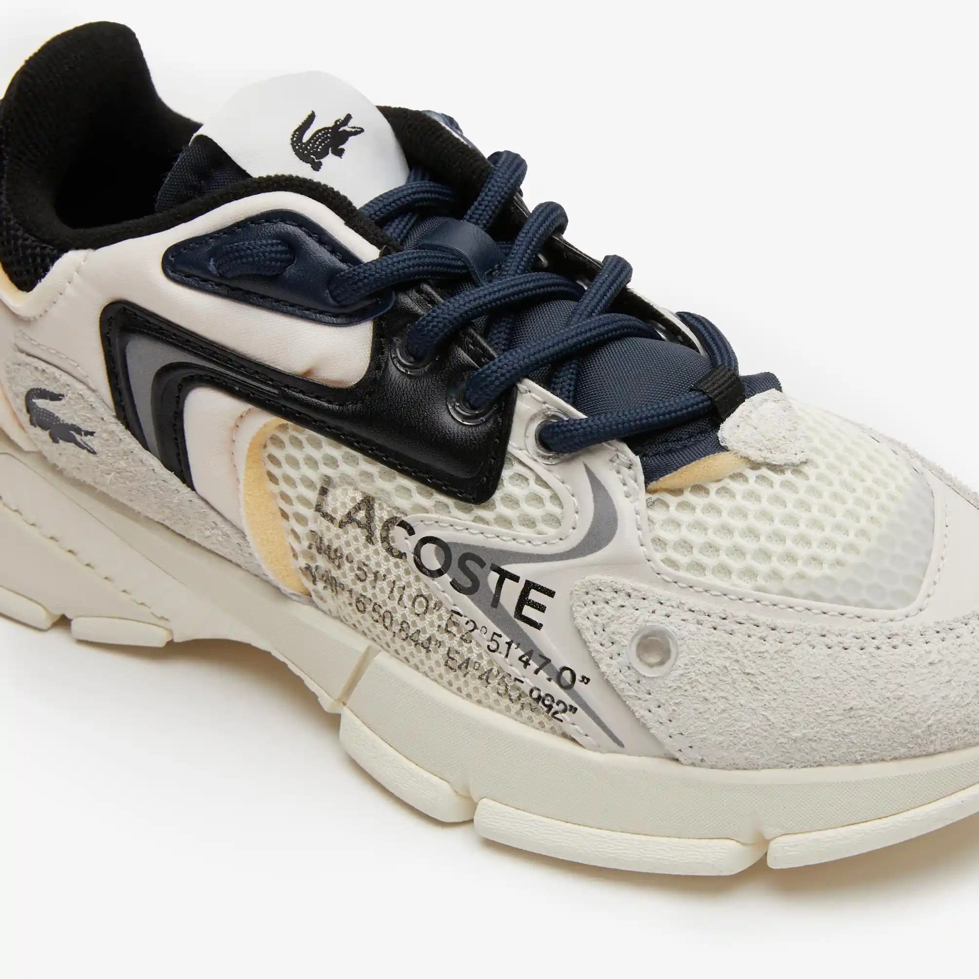 Kadınlar İçin Sneakers Trendleri ve Kombinasyon İpuçları