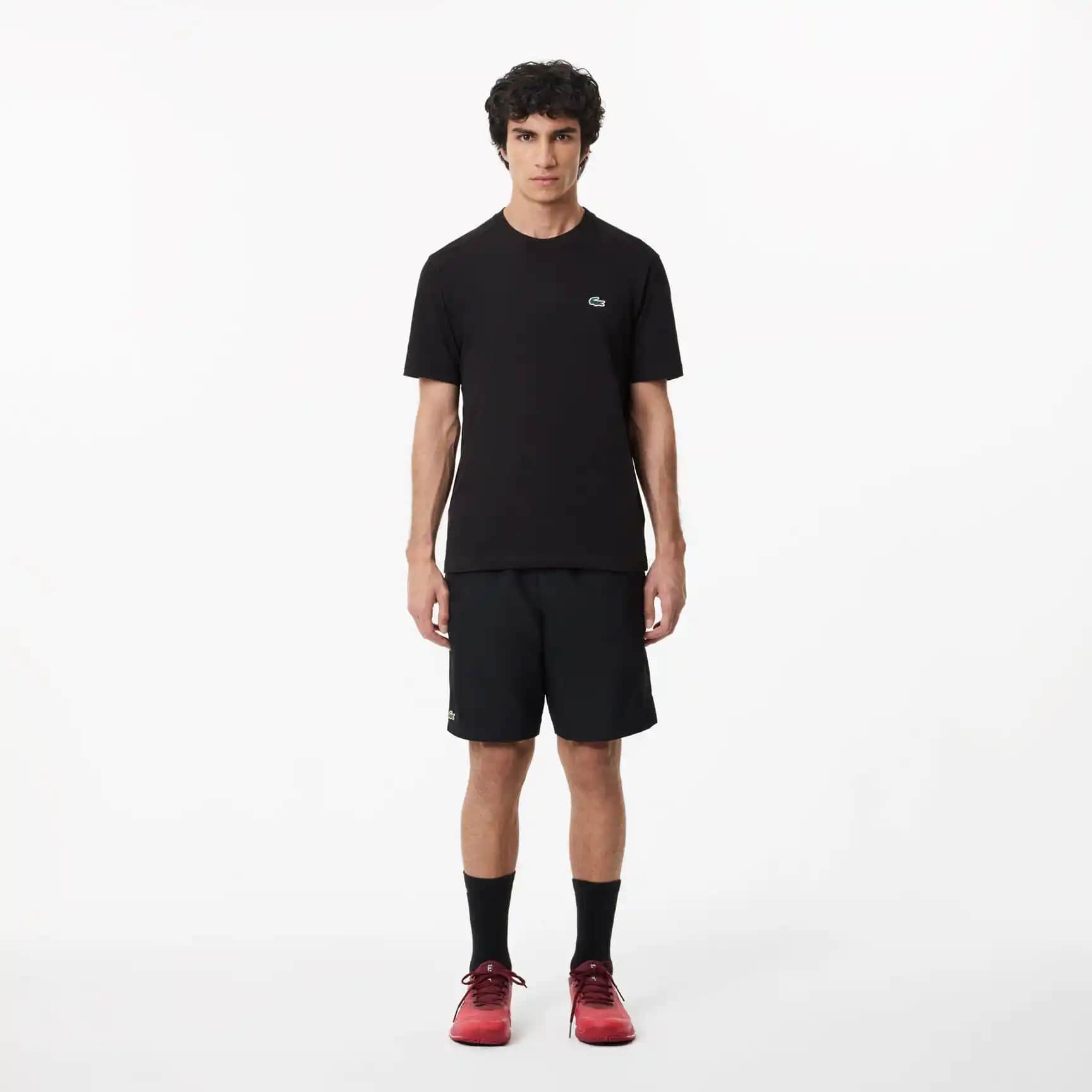 Lacoste Giyim ve Aksesuar Koleksiyonlarıyla Şıklık ve Konforun Buluşması