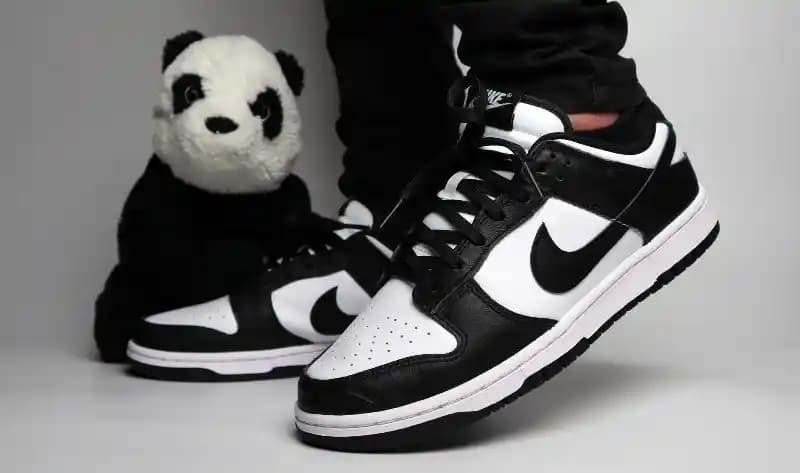 Nike Dunk Panda: Sokak Modasının Öne Çıkan İkonik ve Konforlu Ayakkabısı