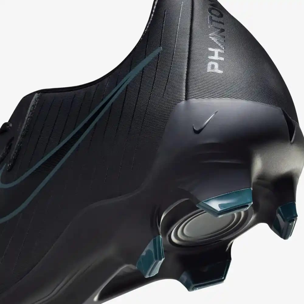 Nike Orta Saha Kramponları: Performansı Artıran Modern ve Konforlu Seçenekler
