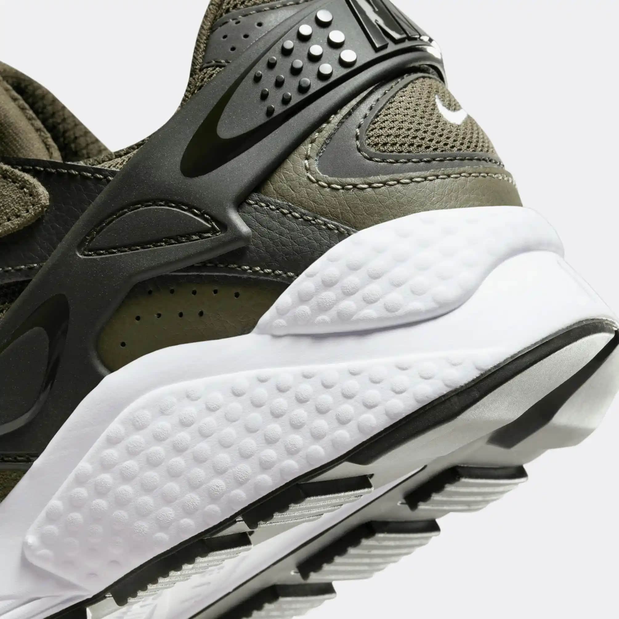 Nike Runner Erkek Ayakkabıları: Şıklık ve Performansı Bir Arada Sunan Modern Spor Ayakkabılar