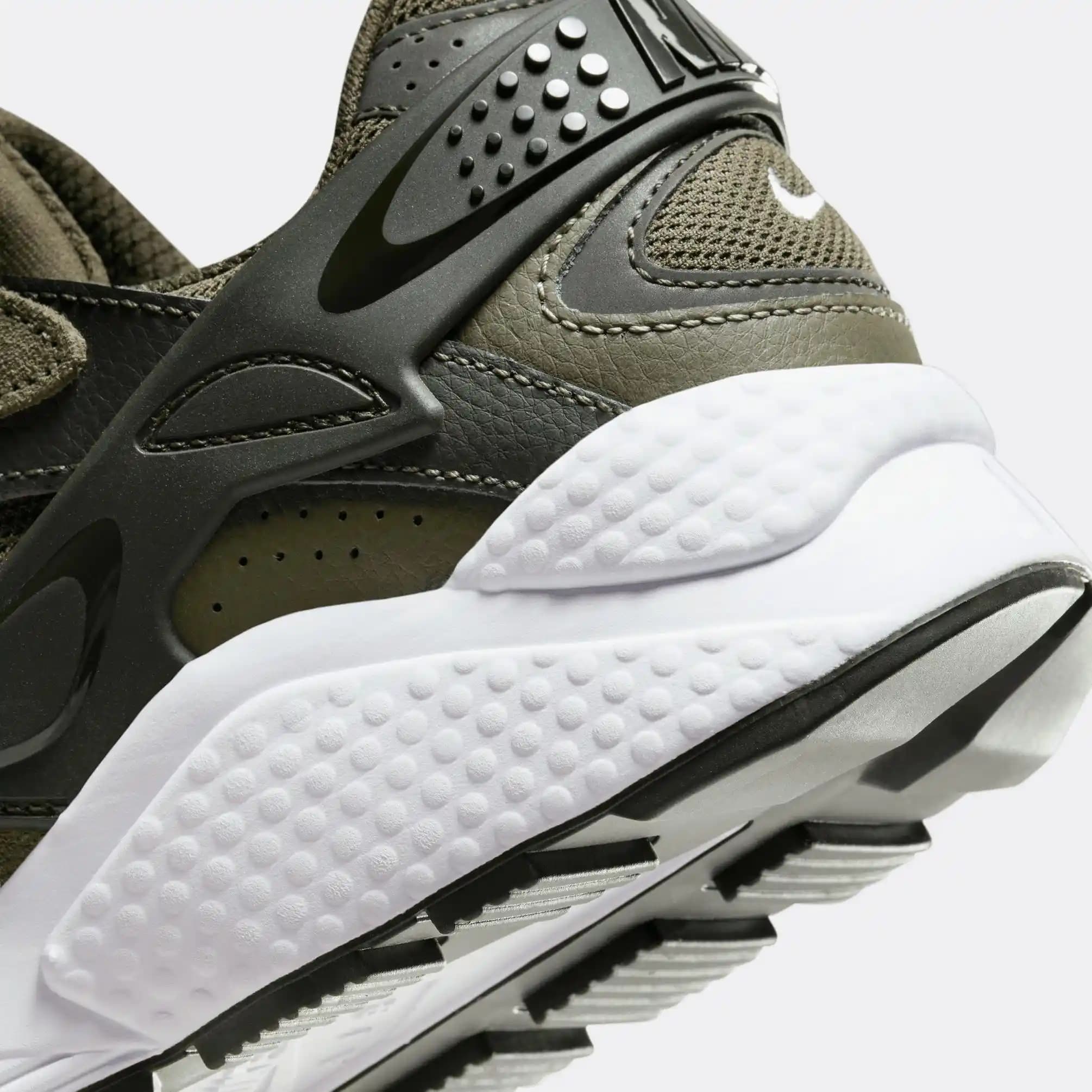 Nike Runner Erkek Ayakkabıları: Şıklık ve Performansı Bir Arada Sunan Modern Spor Ayakkabılar