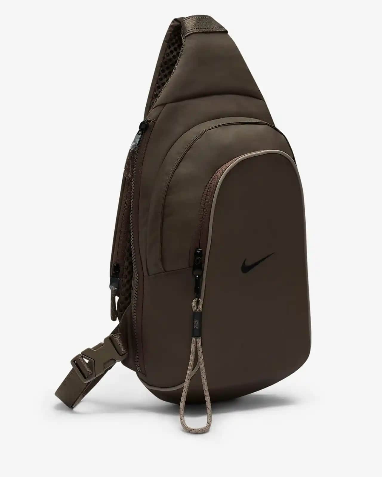 Nike Sling Çanta: Günlük Kullanım ve Spor Aktiviteleri İçin Modern ve Dayanıklı Aksesuar
