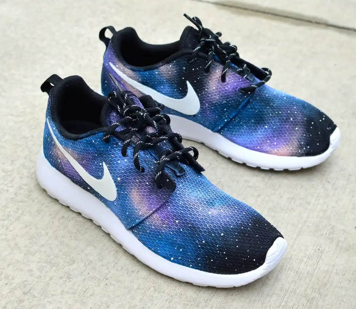 Nike Sneakerlar: Günümüz Modasında Spor ve Günlük Stil İçin Vazgeçilmez Tercih