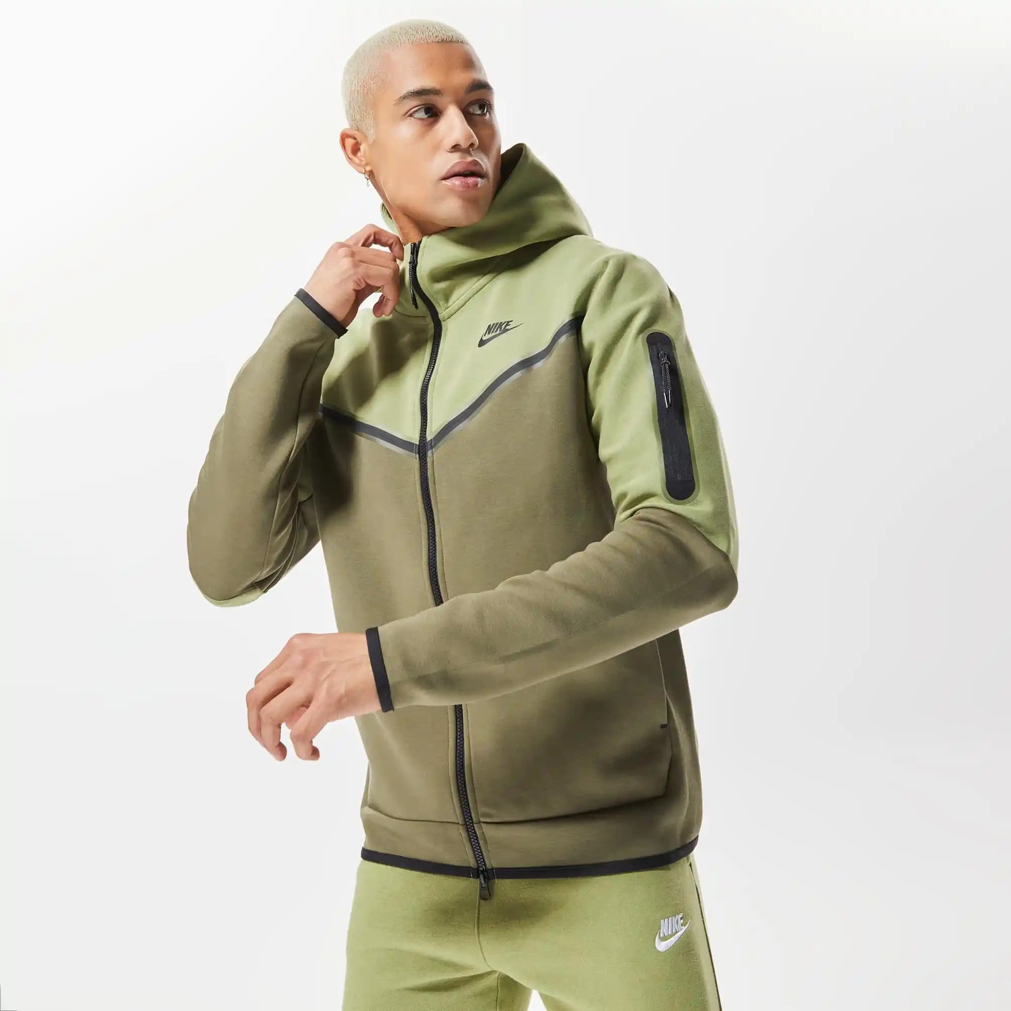 Nike Tech Fleece Yeşil: Şıklık ve Konfor Sunan Modern Spor Giyim Koleksiyonu