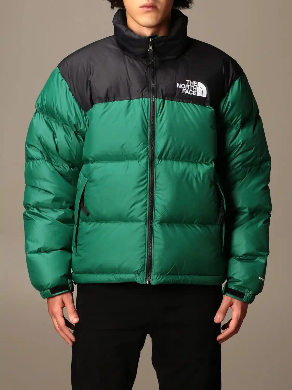 North Face Nuptse Mont: Dayanıklı ve Şık Tasarımıyla Her Mevsim Kullanıma Uygun