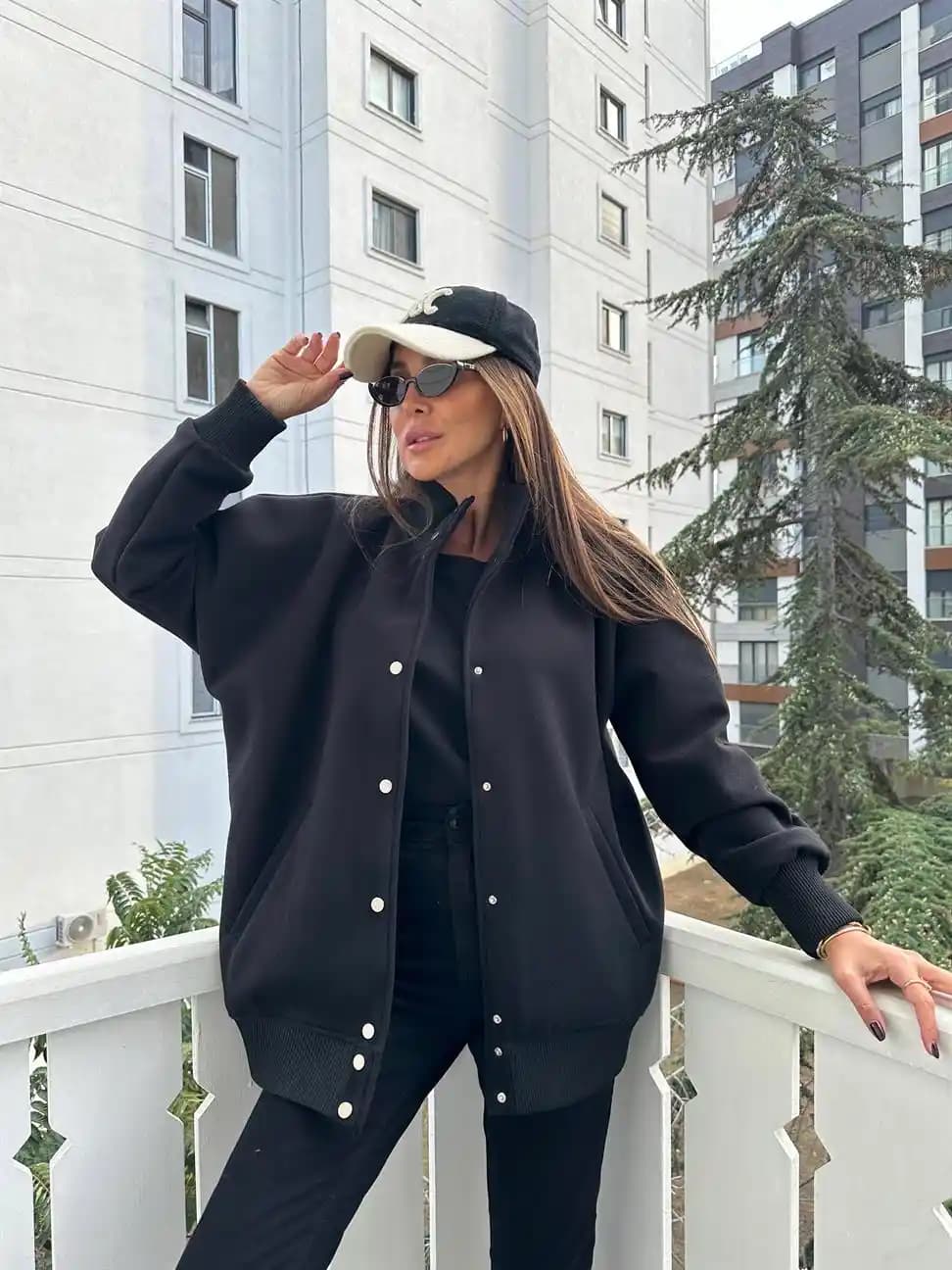 Oversize Çeket Trendleri ve Stil İpuçlarıyla Rahat ve Şık Görünüm Yaratın