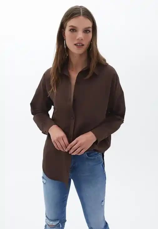 Oversize Kadın Kombinleri: Rahatlık ve Şıklığın Modern Buluşması