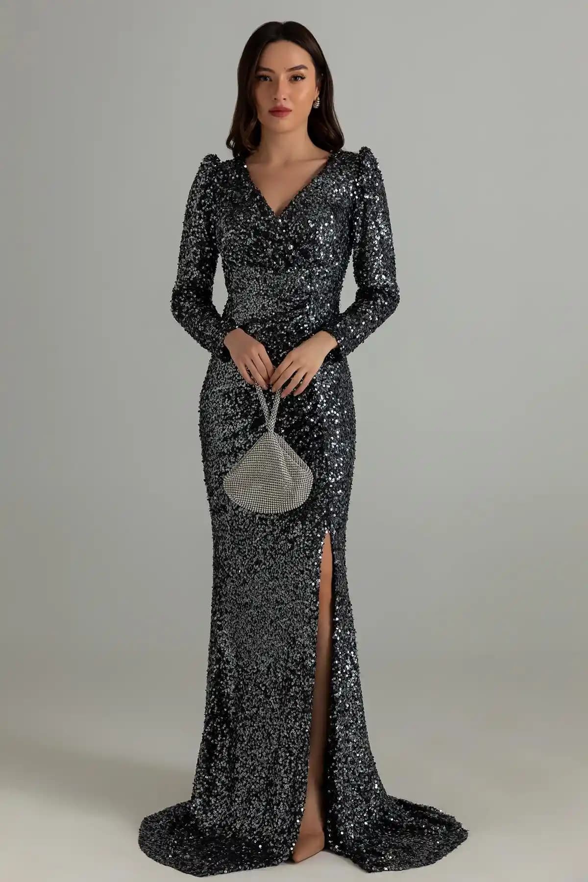 Payetli Abiyeler: Moda Dünyasında Işıltılı ve Şık Seçenekler Rehberi