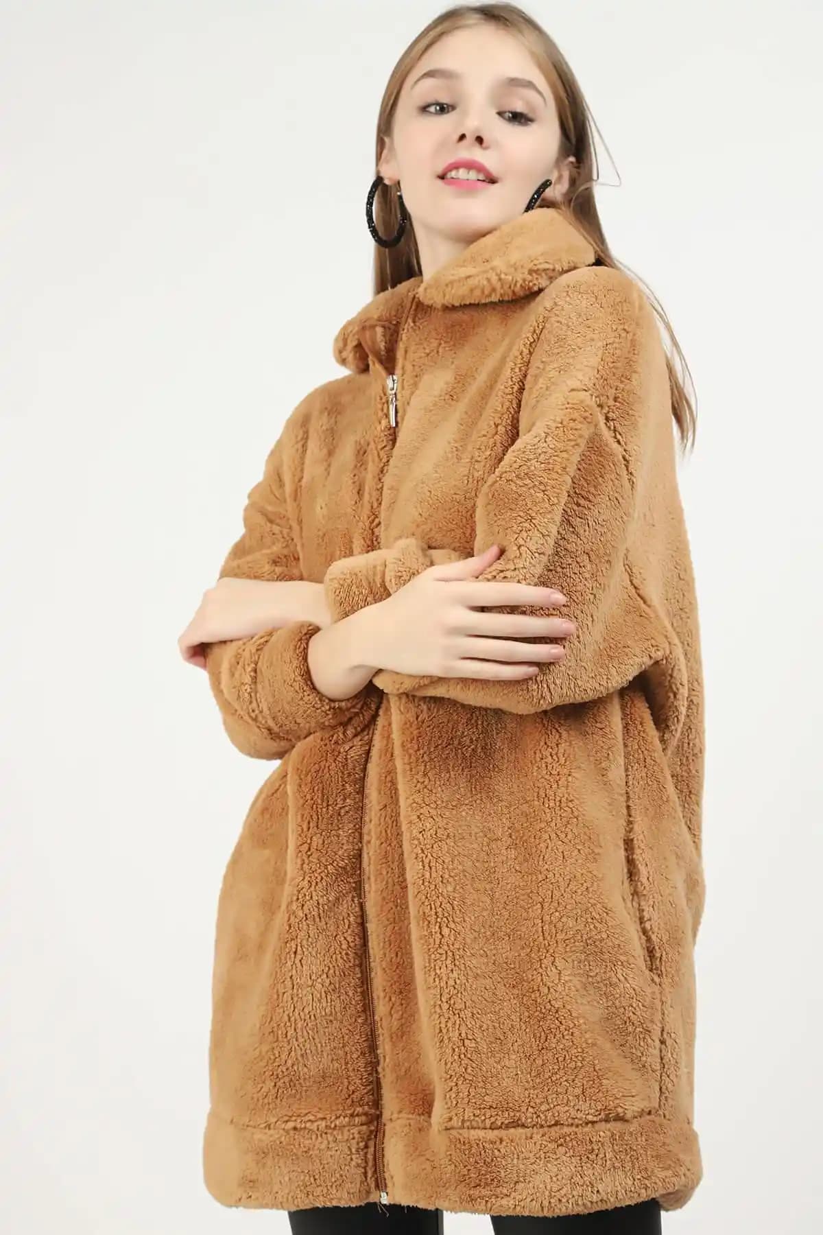 Peluş Hırka Nedir ve Neden Kış Aylarının Favori Giysisi Olmuştur