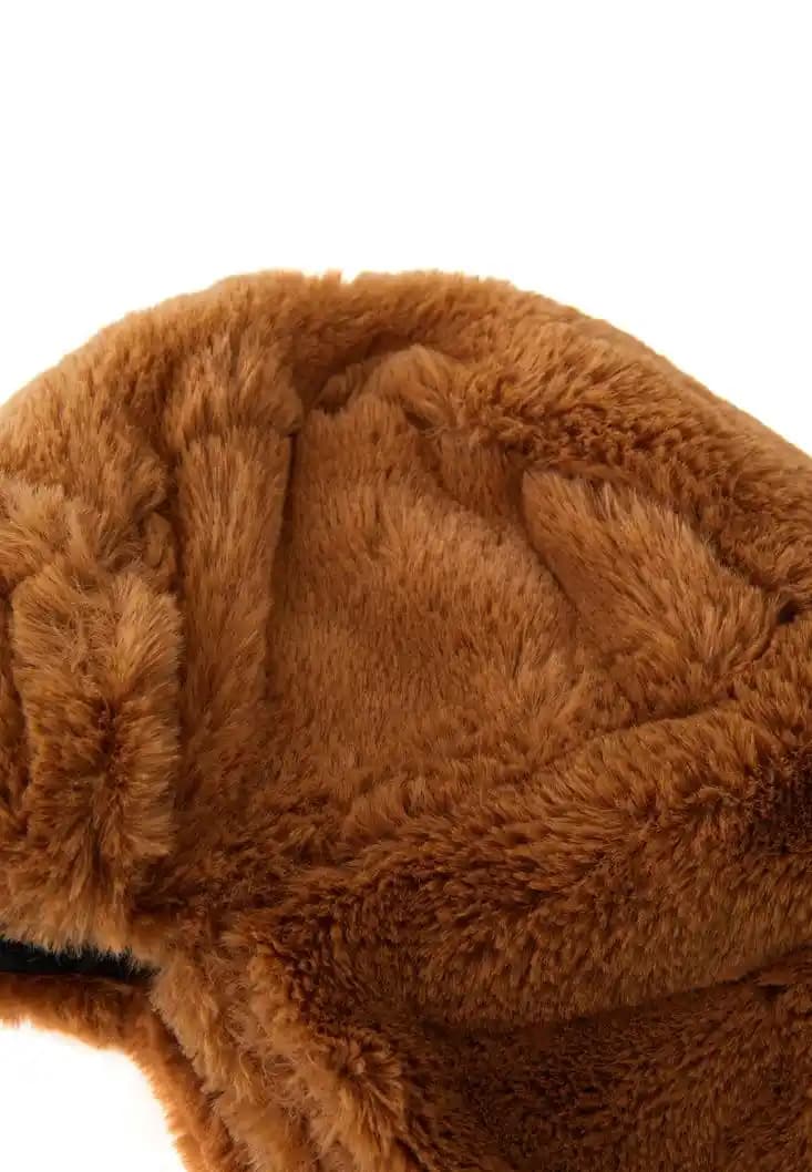 Peluş Şapka Modası ve Konforun Bir Arada Sunulduğu Güncel Trendler