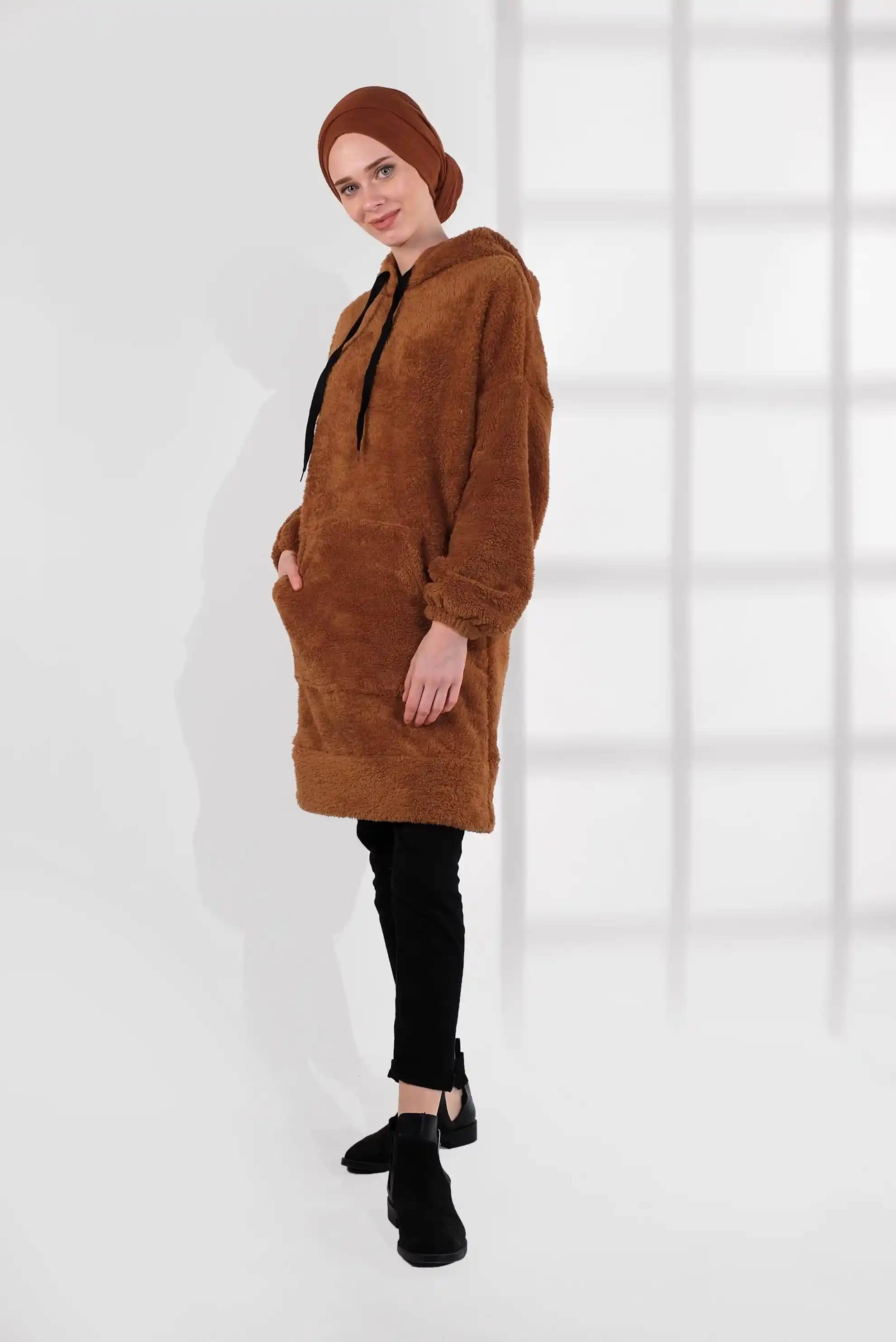 Peluş Tunikler: Güncel Moda Trendlerinde Konfor ve Şıklık Bir Arada