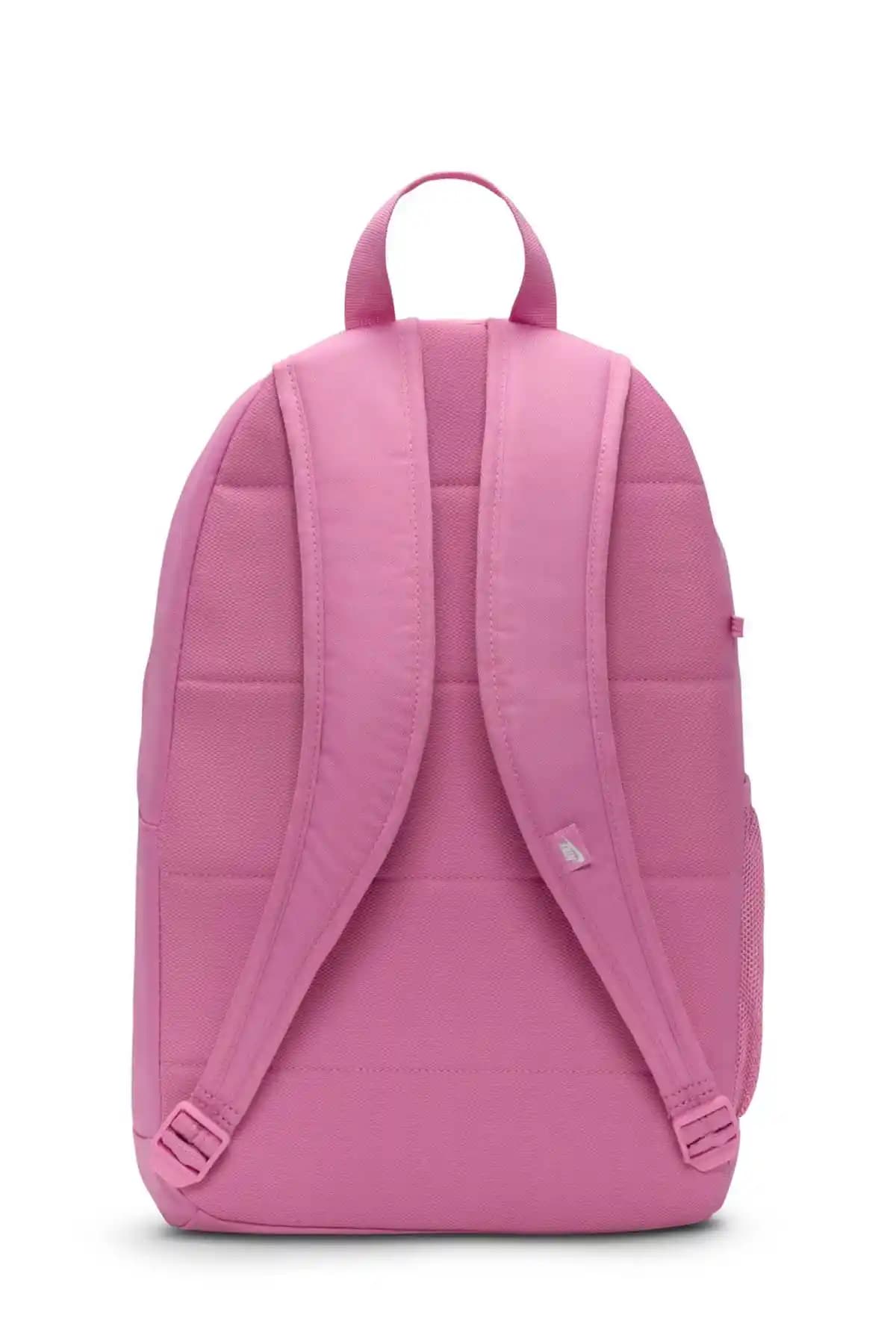 Pembe Sırt Çantası Modada Renkli ve Şık Bir Seçenek Olarak Günlük ve Şık Kombinlerde Kullanım