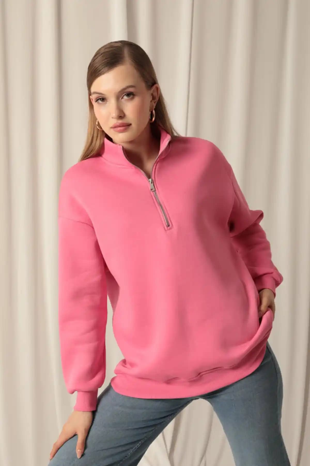 Pembe Sweat Kadın Modası: Günlük Şıklık ve Rahatlık İçin En Trend Seçenekler