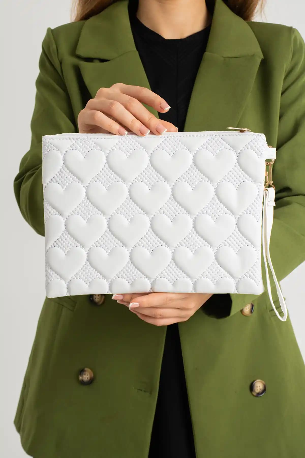 Portföy Clutch Çanta Nedir, Nasıl Kullanılır ve Moda Trendleri Nelerdir