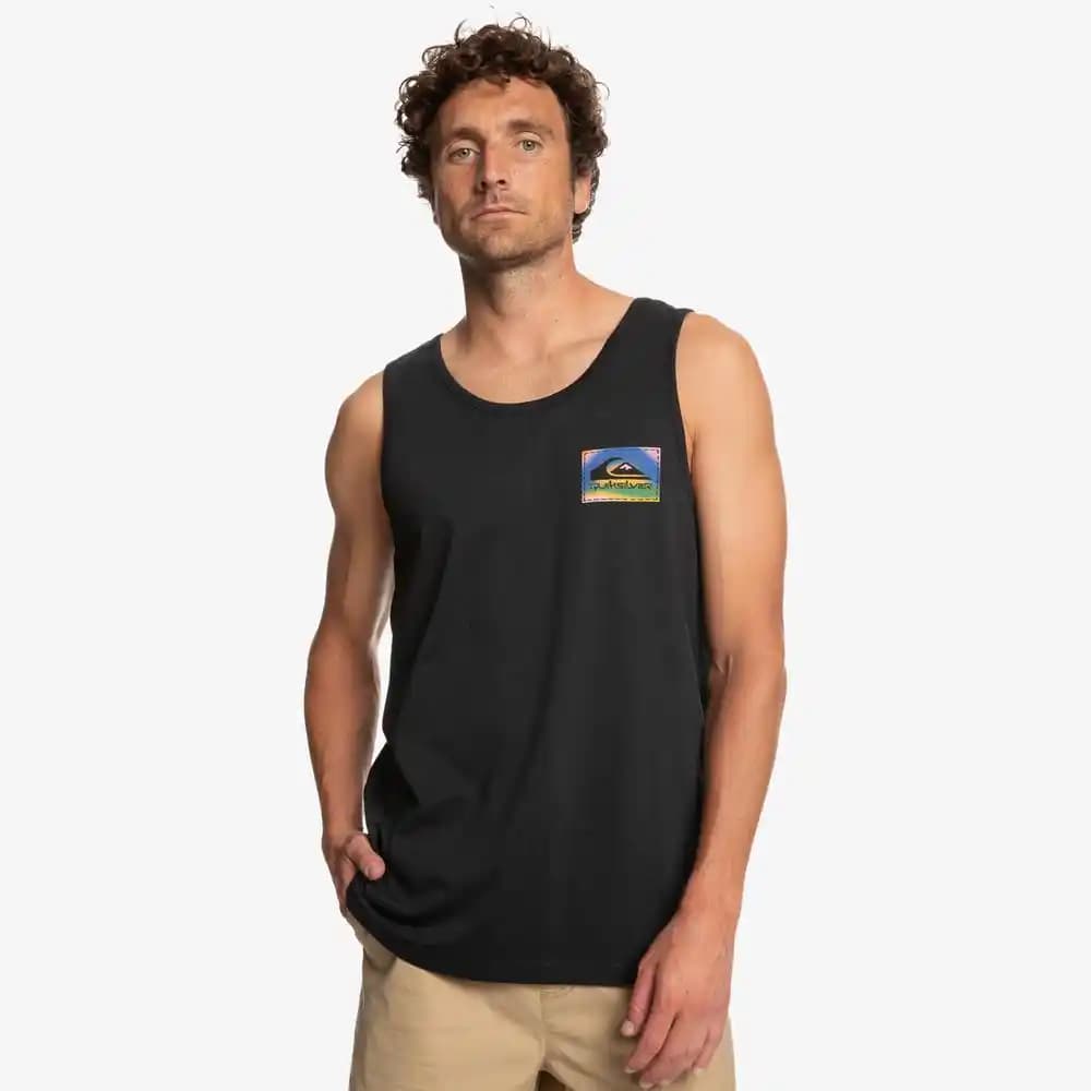 Quiksilver Atletleri: Spor Şıklığını Yansıtan Konforlu ve Modern Giyim Parçaları