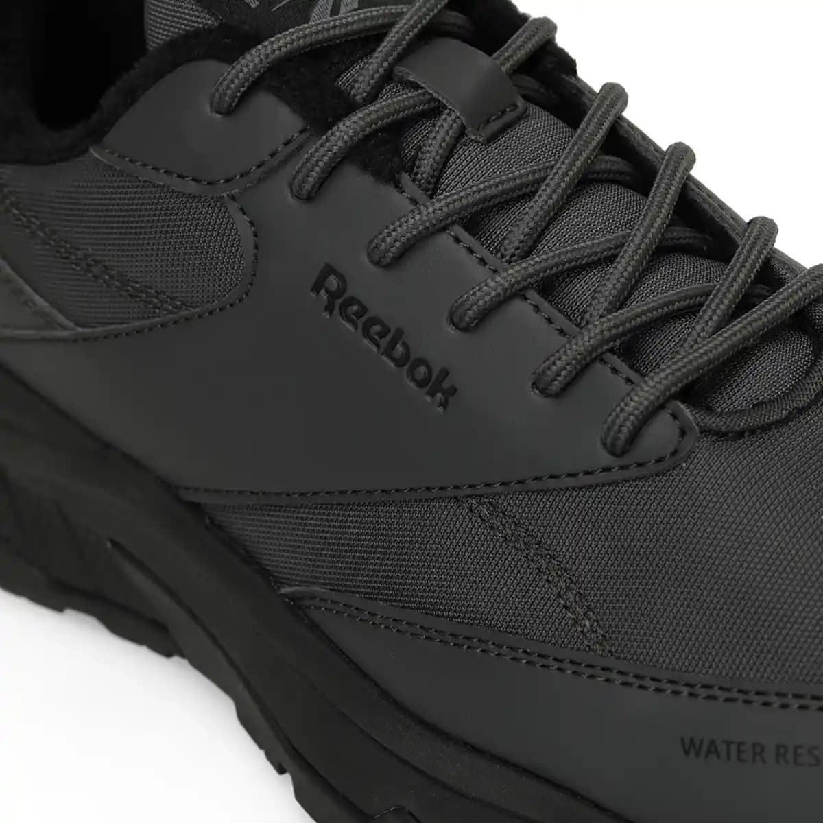 Reebok Erkek Outdoor Ayakkabıları: Dayanıklı, Konforlu ve Şık Doğa Sporları Ayakkabıları