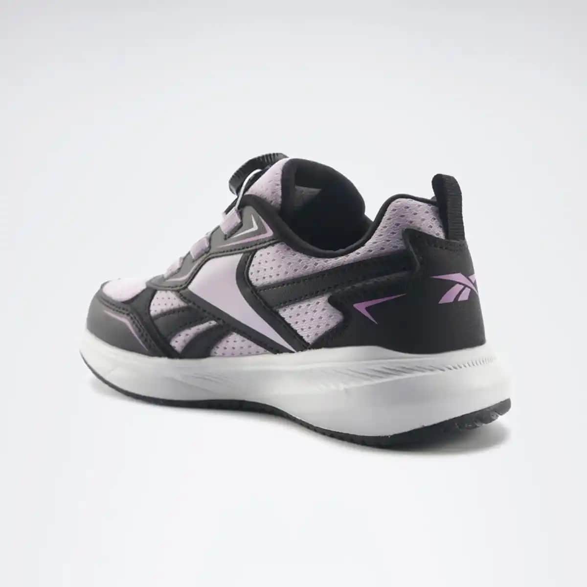 Reebok Kız Çocuk Ayakkabıları: Konfor ve Şıklığı Bir Arada Sunan Modeller