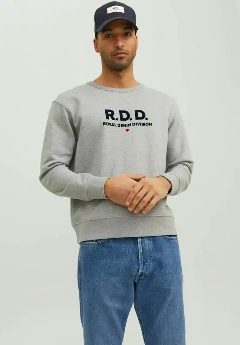 Royal Denim Division: Modern ve Sürdürülebilir Denim Modasında Yenilikçi Marka