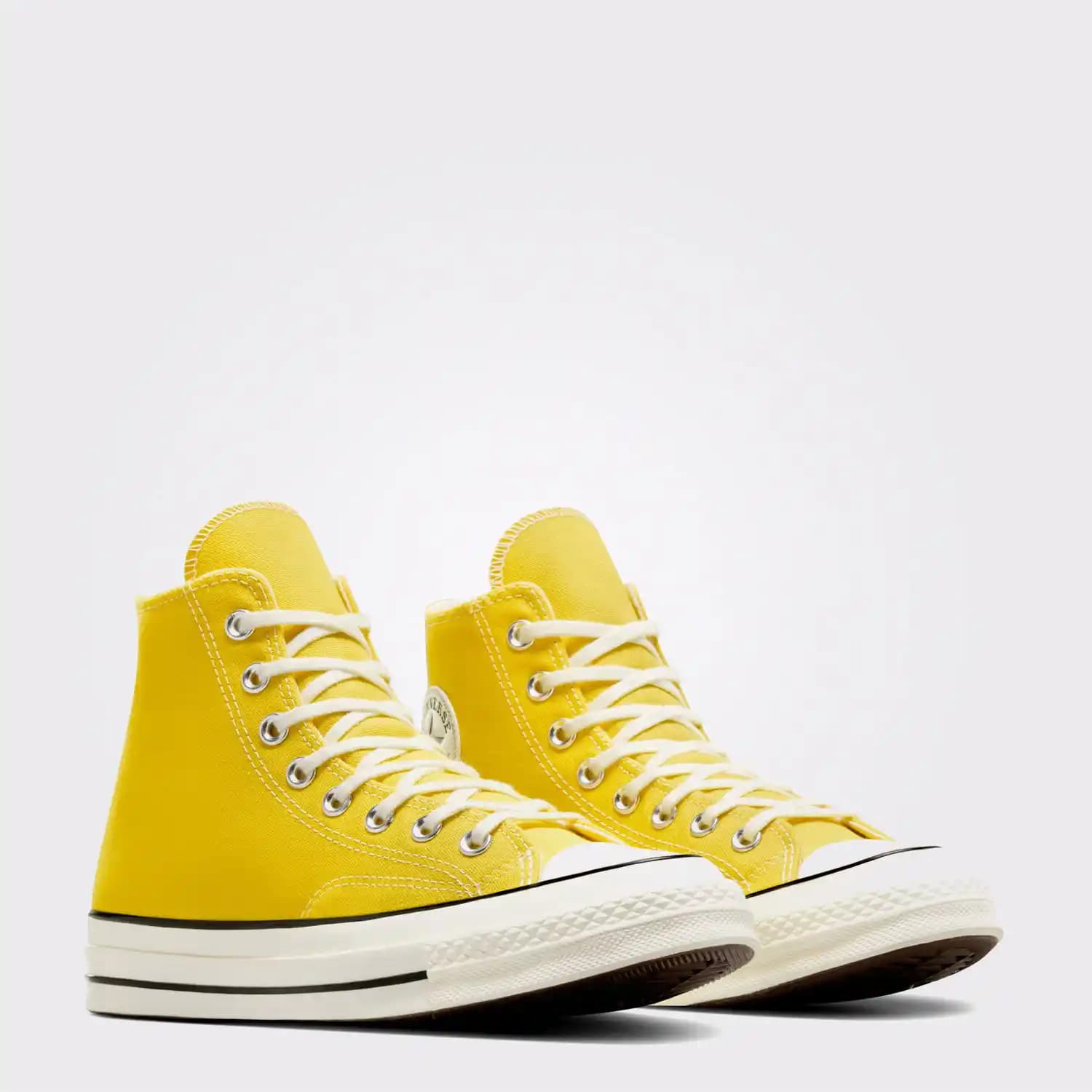 Sarı Sneaker Modasında Güncel Trendler ve Stil İpuçları