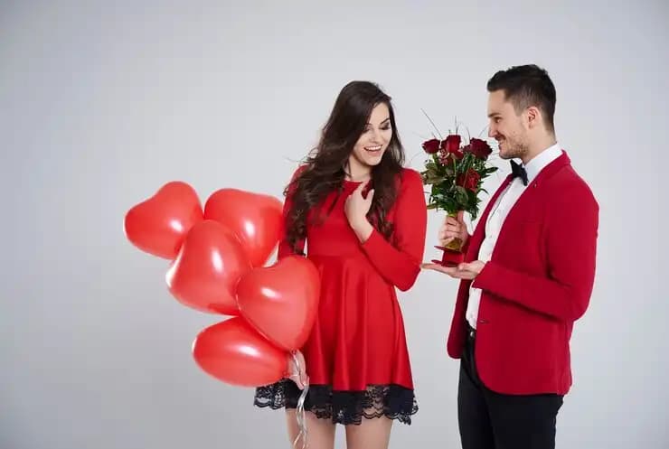 Sevgililer Günü Kombini: Tarzınızı Yansıtan Şık ve Romantik Stil Önerileri