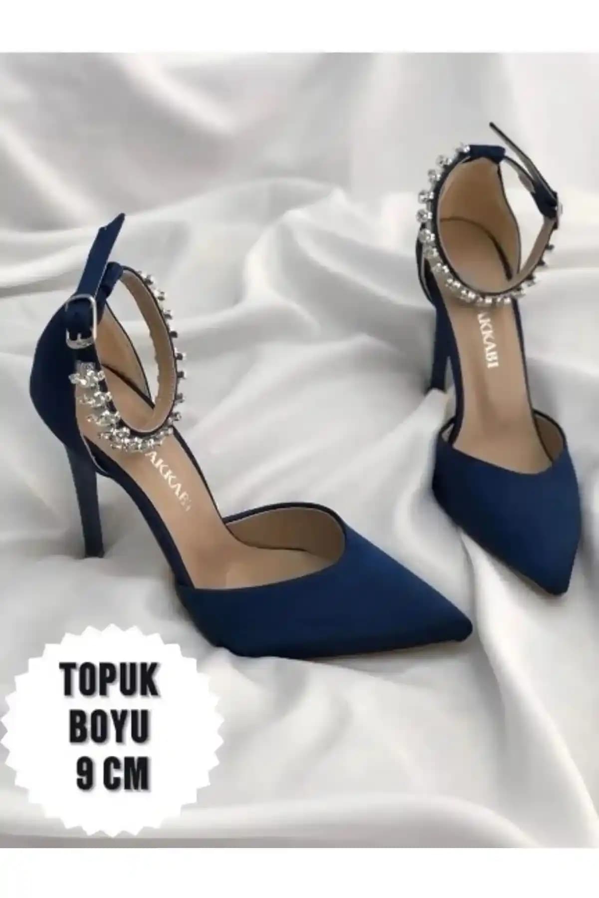 Şık Topuklu Ayakkabıların Tarihi ve Modadaki Yeri Hakkında Kapsamlı Bilgi