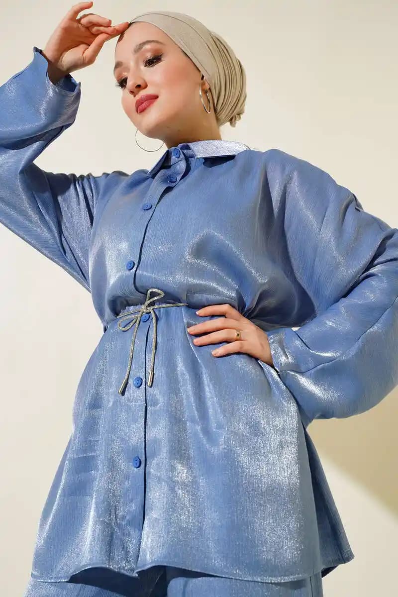 Simli İkili Takımlar: Şıklık ve Parlaklık Sunan Modern Moda Trendleri