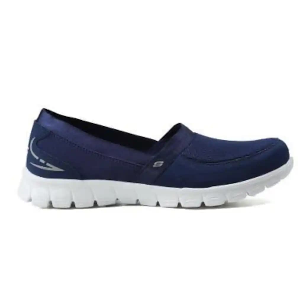 Skechers Bayan Babetleri: Konfor ve Şıklığın Modern Buluşması