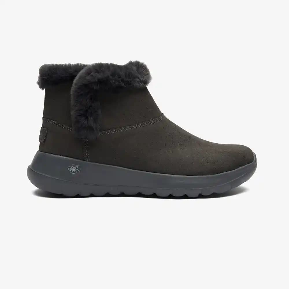 Skechers Kadın Bot Koleksiyonu ile Konfor ve Şıklığı Bir Arada Yakalayın