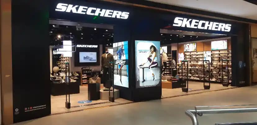 Skechers Mağazaları: Konfor ve Şıklığı Bir Arada Sunan Ayakkabı Markası