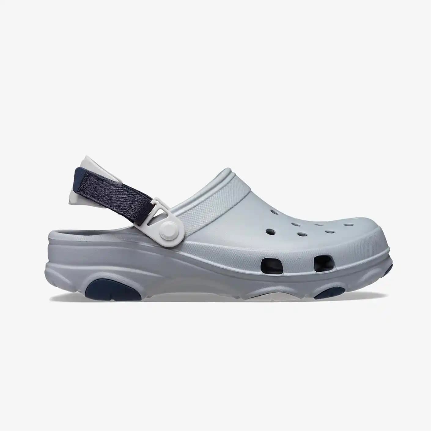 Skechers ve Crocs Terlikleri: Konfor ve Şıklığın Modern Buluşması