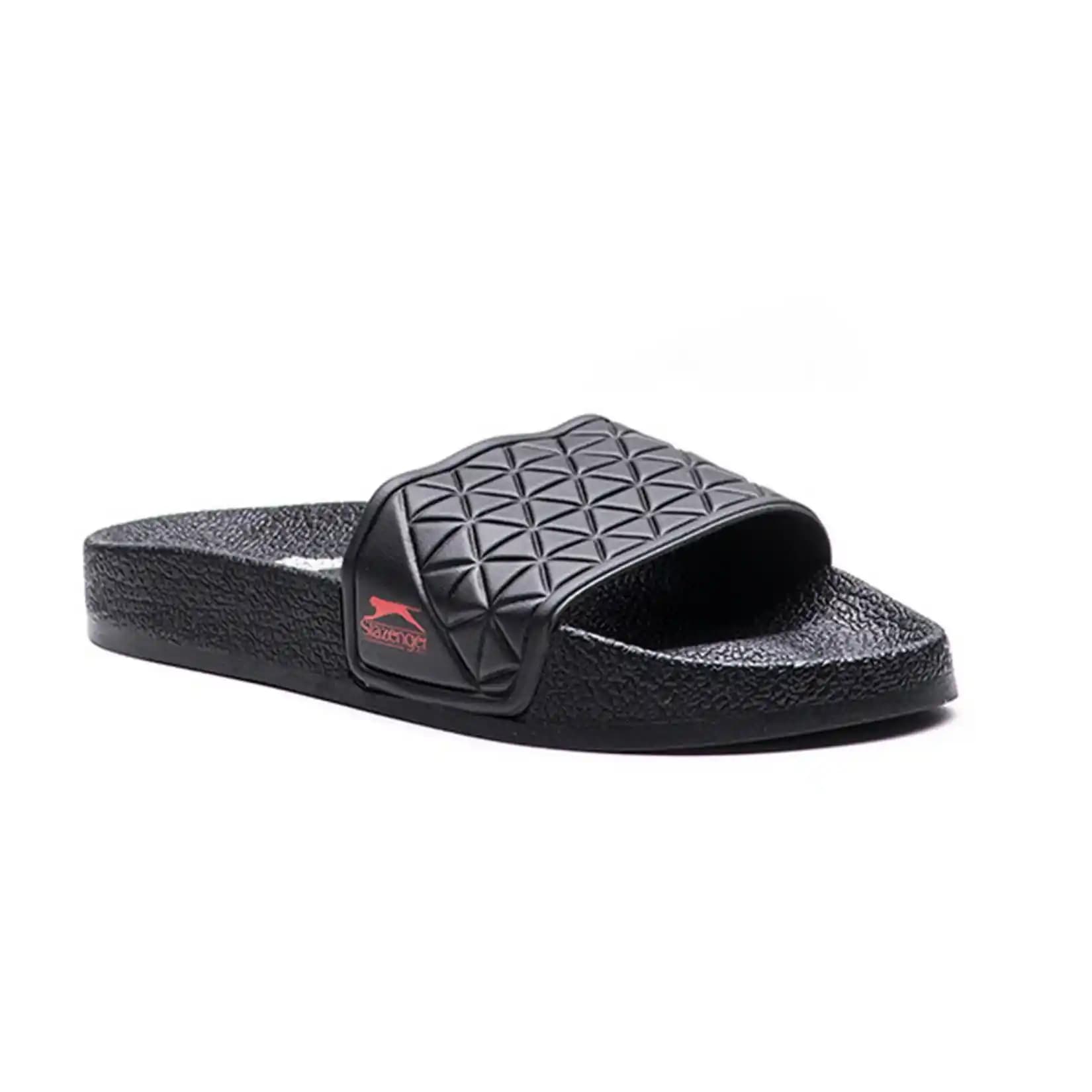 Slazenger Bayan Terlikleri: Şıklık ve Konfor Uyumuyla Günlük Kullanım İçin Uygun Seçenekler