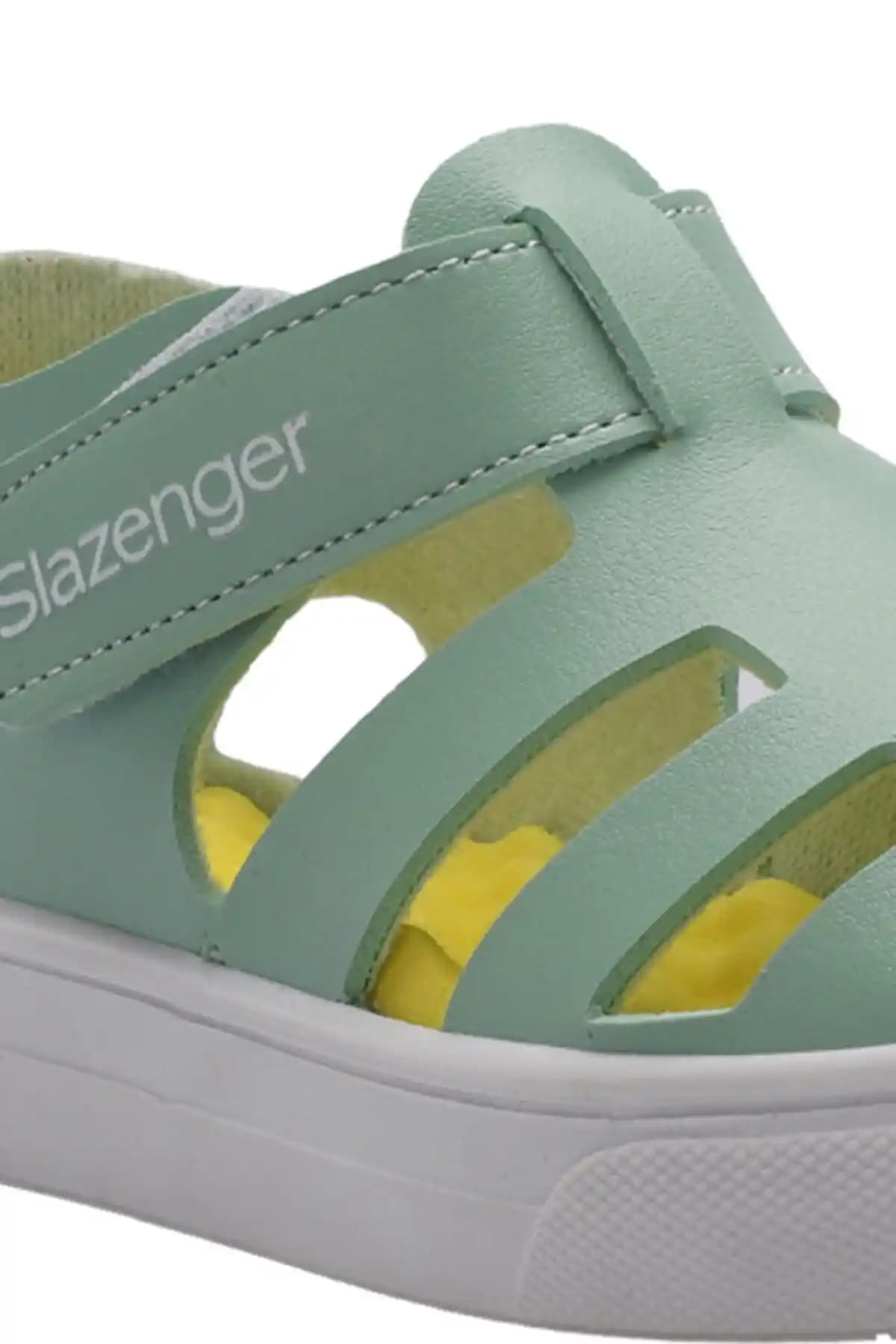Slazenger Bebek Sandaletleri: Konfor ve Şıklığı Bir Arada Sunan Kaliteli Seçenekler