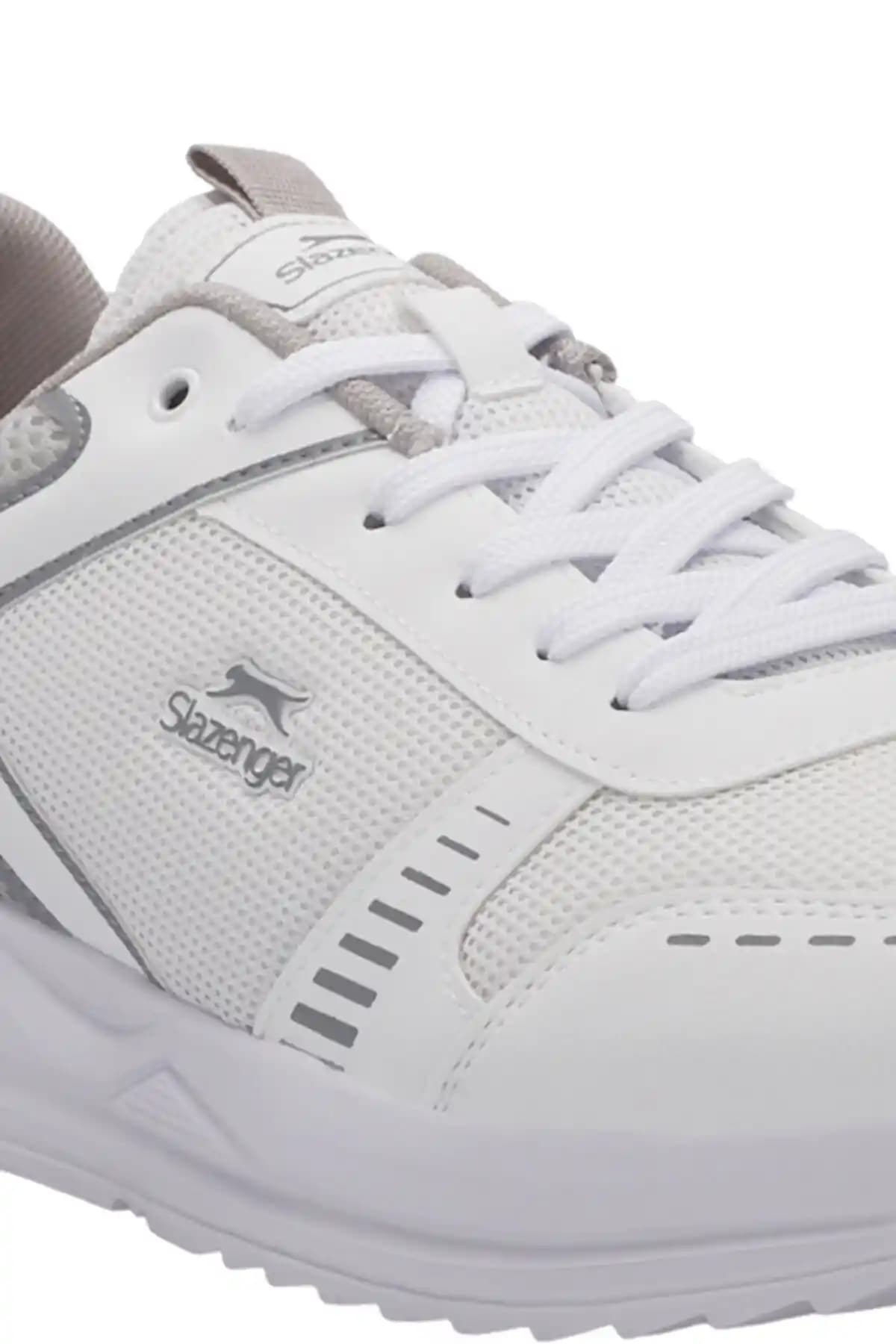 Slazenger Büyük Beden Giyim Koleksiyonu ile Konfor ve Şıklık Bir Arada