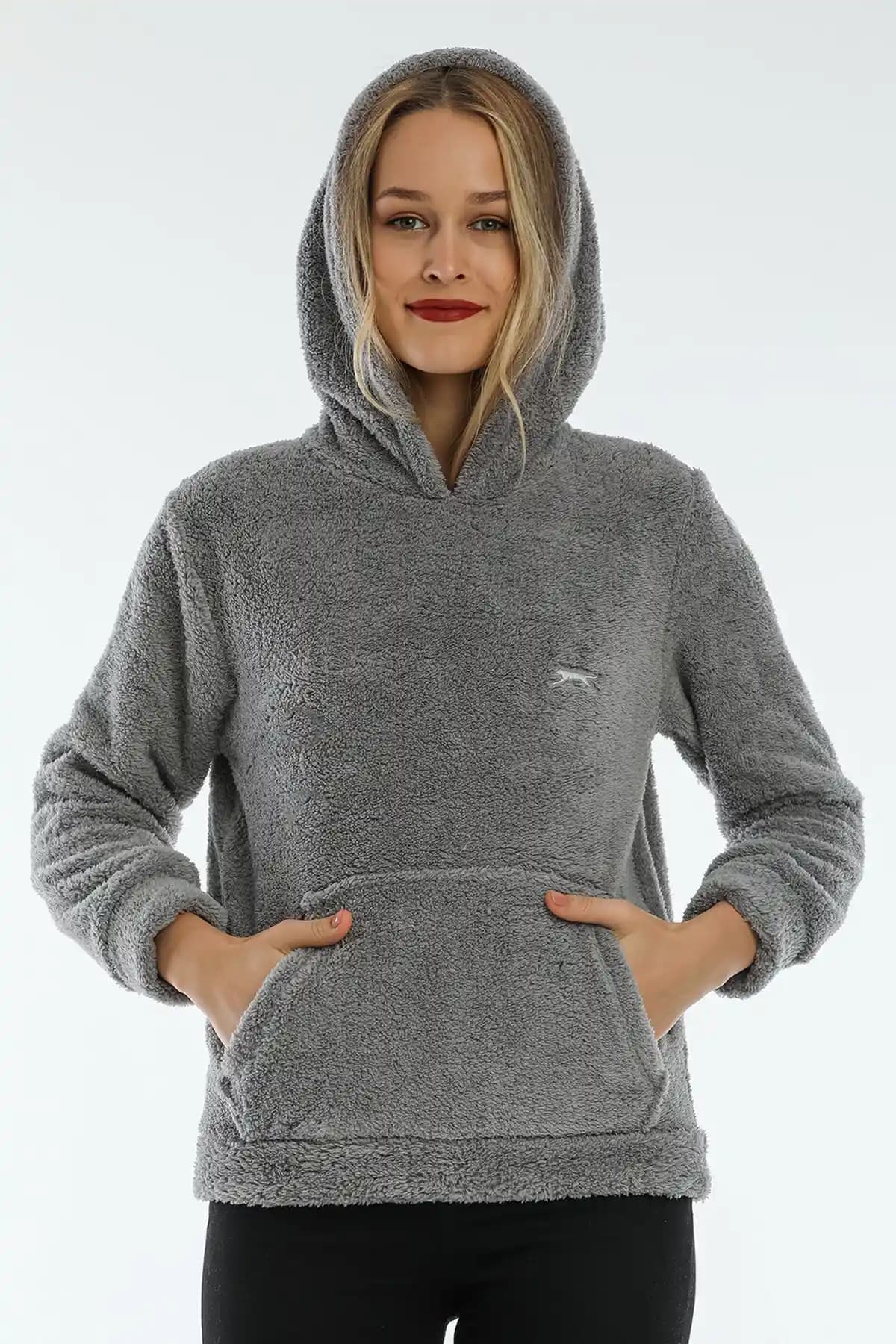 Slazenger Ka<dı>n Polar ile Kış Aylarında Şıklık ve Konforun Bir Arada Olması
