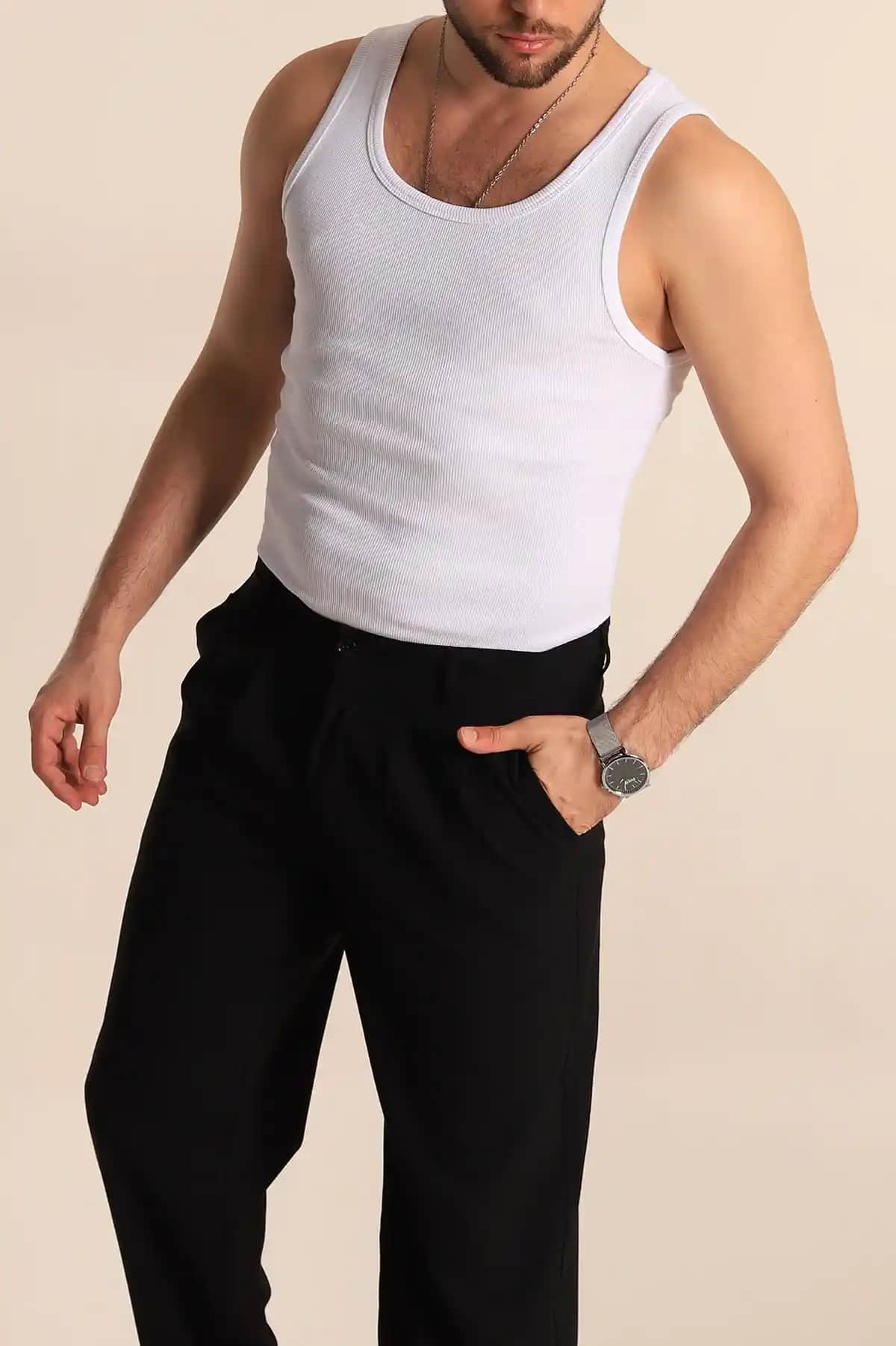 Slim Fit Atletler: Günümüz Moda Trendlerinde Şıklık ve Konforun Anahtarı
