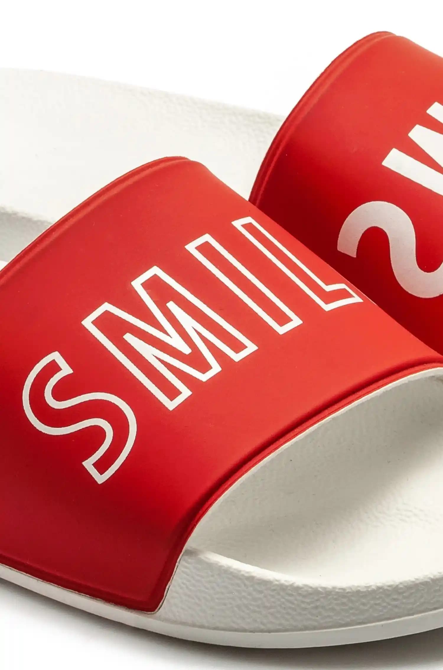 Smile Terlik: Konfor ve Şıklığı Bir Arada Sunan Güncel Trendler ve Modeller