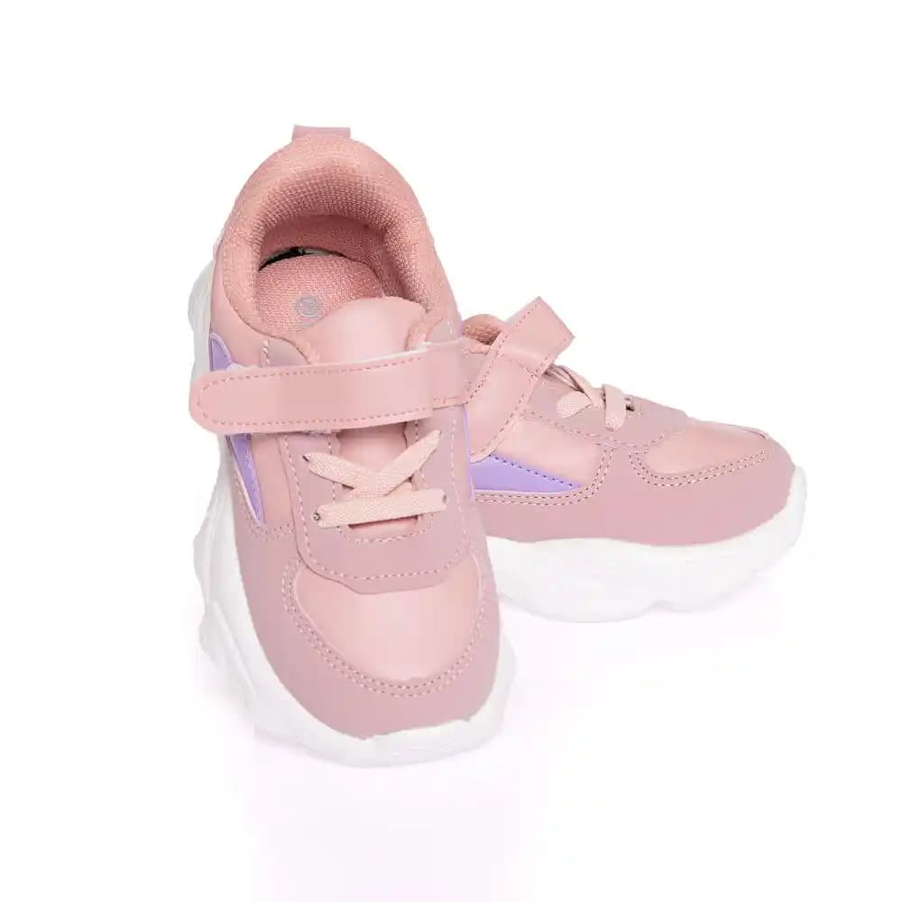 Spor Ayakkabı Kız Modası: Günlük Stil ve Konforun En Trend Seçenekleri