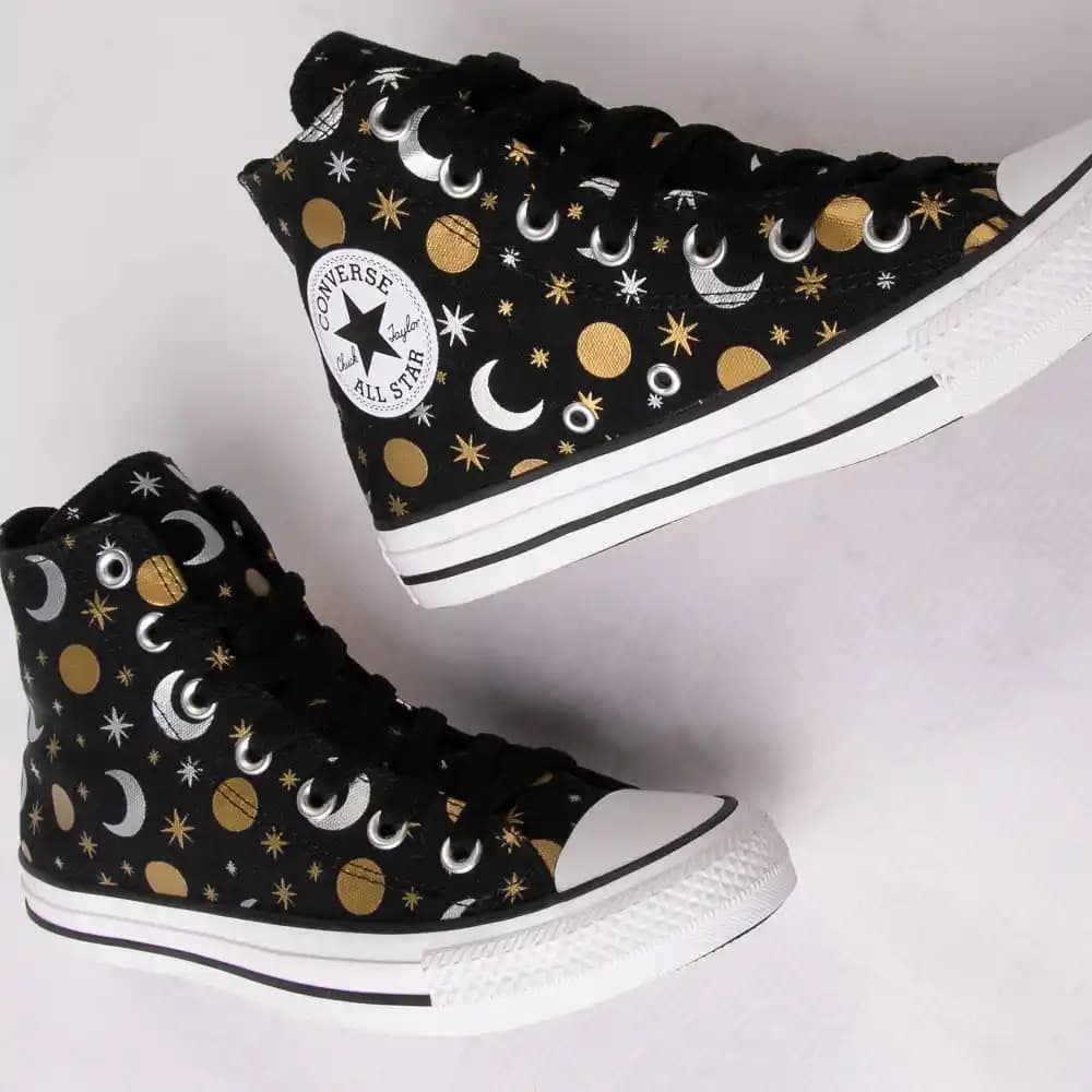 Star Converse Modelleri ve Kombinasyon Önerileri ile Stilinizde Fark Yaratın
