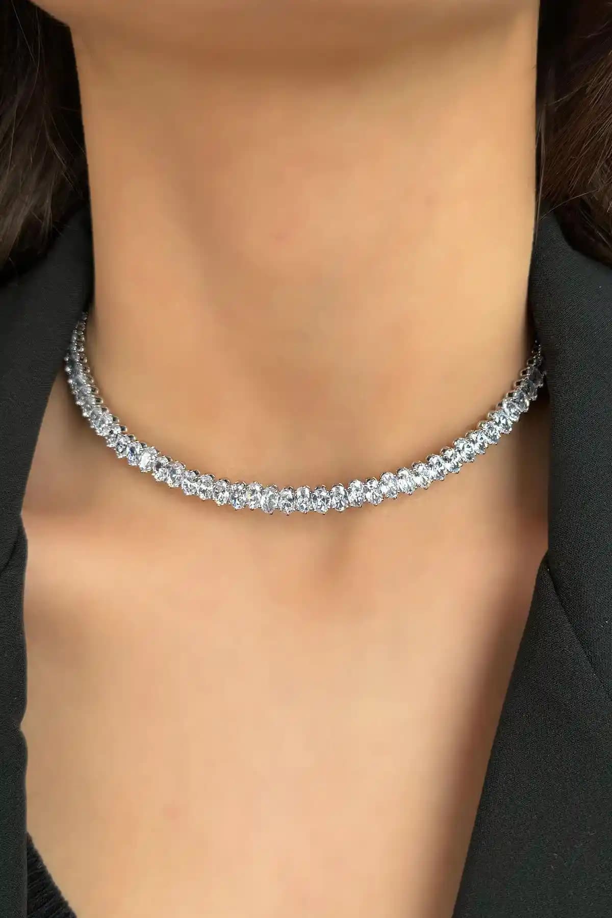 Taşlı Choker Kolye Modelleri ve Seçim Rehberi: Şıklık ve Modernlik İçin En İyi Alternatifler