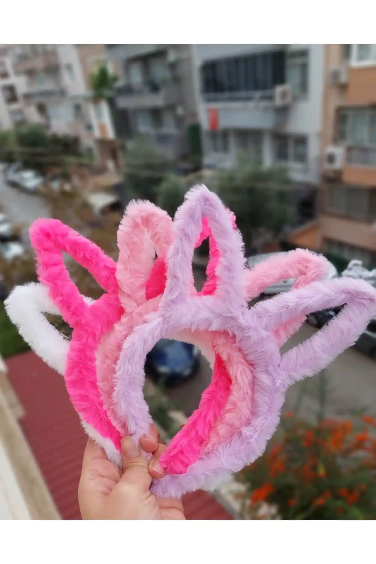 Tavşan Kulaklı Taç Nedir, Neden Popüler ve Nasıl Kombinlenir