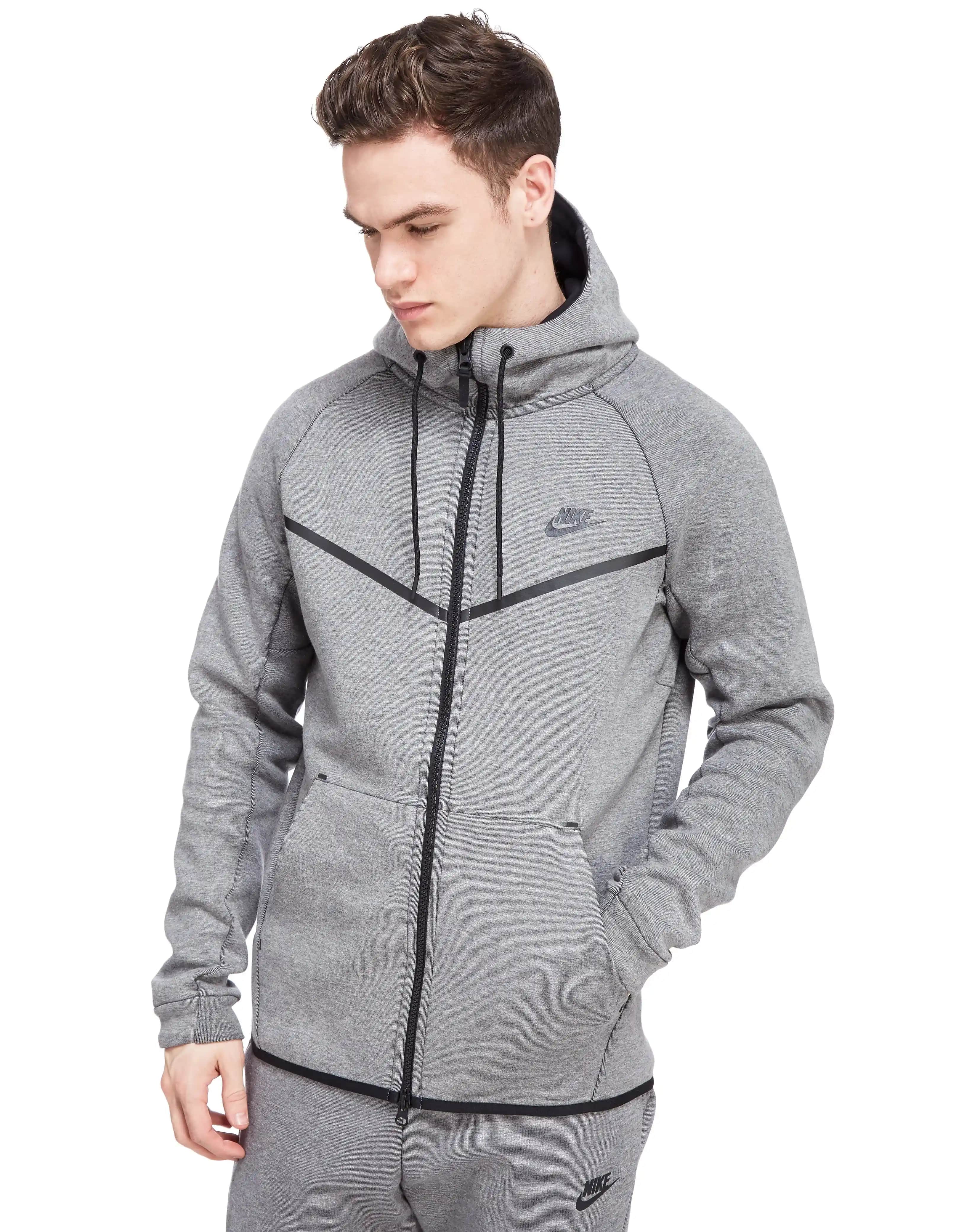 Tech Fleece Windrunner: Günümüz Moda Trendlerinin Konfor ve Şıklık Sentezi