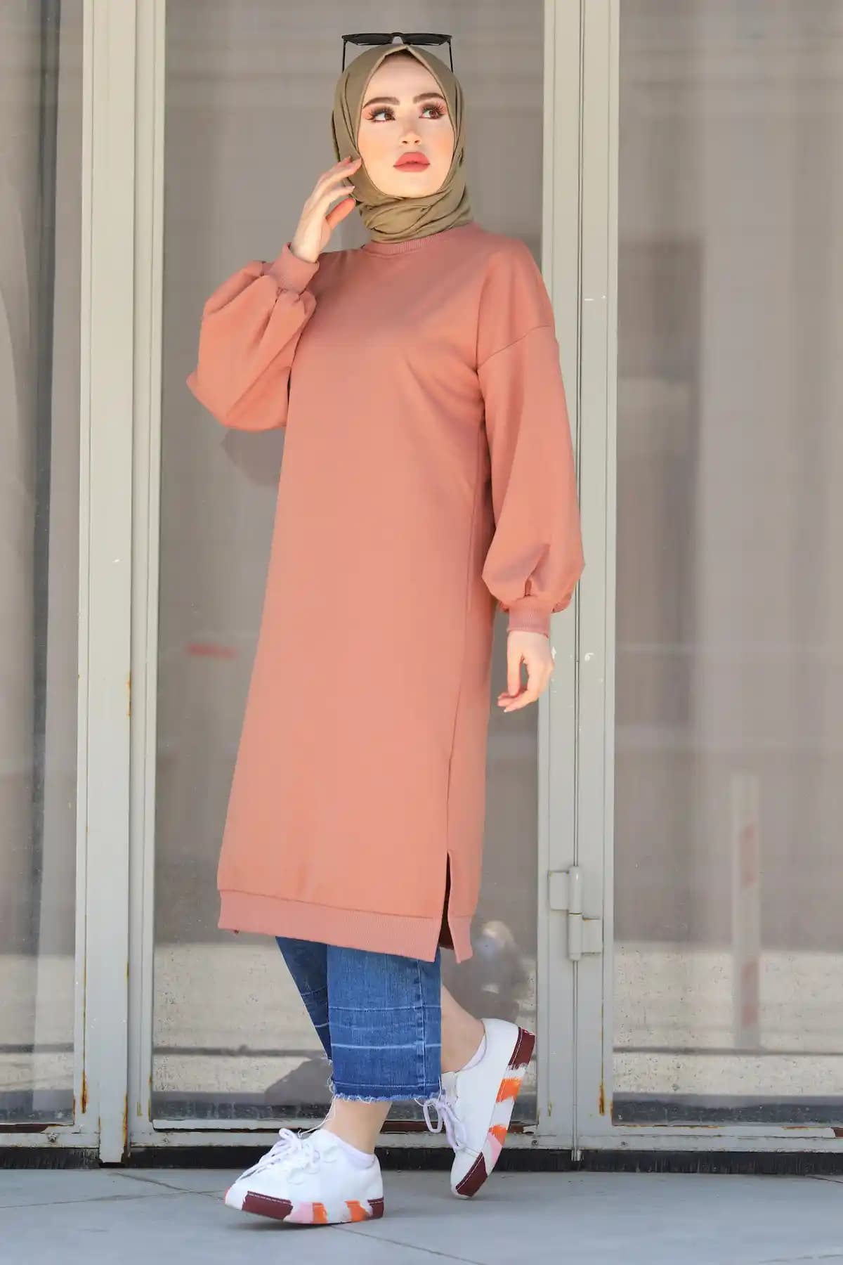 Tesettür Sweat Tuniklerle Günlük Şıklık ve Rahatlık Sağlayan Moda Trendleri