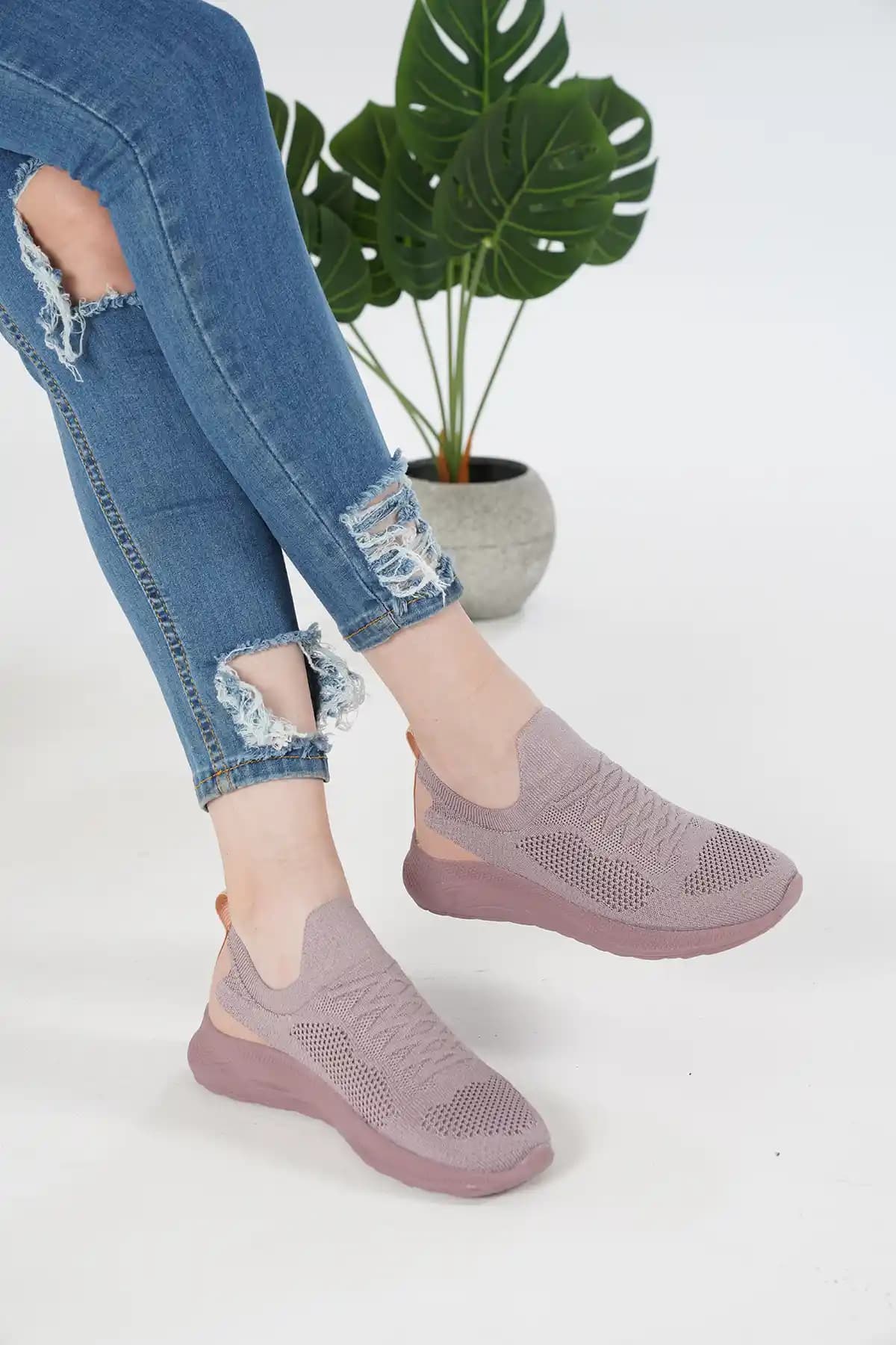 Topuk Dikenine Uygun Bayan Spor Ayakkabısı Seçimi ve Sağlıklı Kullanım İpuçları